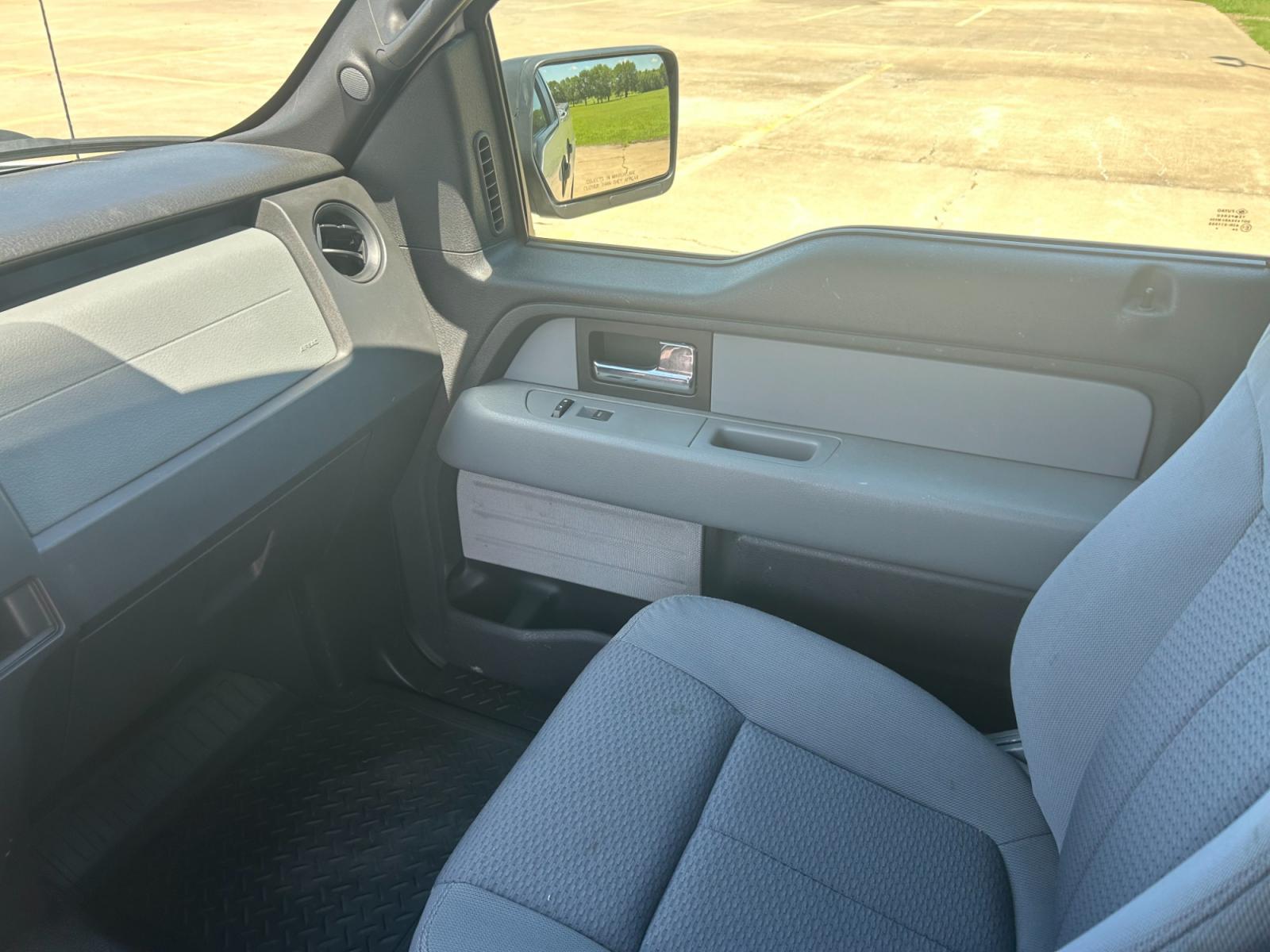 2014 White /Gray Ford F-150 STX 6.5-ft. Bed 2WD (1FTMF1CM0EK) with an 3.7L V6 DOHC 24V engine, 6-Speed Automatic transmission, located at 17760 Hwy 62, Morris, OK, 74445, (918) 733-4887, 35.609104, -95.877060 - 2014 FORD F-150 EXTENDED CAB HAS THE 3.7L V6 AND IS 2WD. THIS TRUCK IS A BI-FUEL THAT RUNS ON BOTH CNG (COMPRESSED NATURAL GAS) OR GASOLINE. FEATURES REMOTE KEYLESS ENTRY, POWER LOCKS, POWER WINDOWS, POWER MIRRORS, AM/FM STEREO, CD PLAYER, SIRIUS RADIO, AUX PORT, USB PORT, CLOTH INTERIOR, TRACTION C - Photo #10