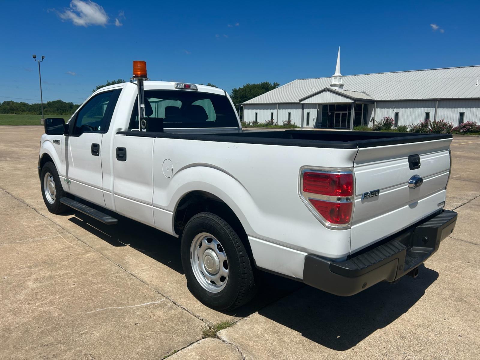 2014 White /Gray Ford F-150 STX 6.5-ft. Bed 2WD (1FTMF1CM0EK) with an 3.7L V6 DOHC 24V engine, 6-Speed Automatic transmission, located at 17760 Hwy 62, Morris, OK, 74445, (918) 733-4887, 35.609104, -95.877060 - 2014 FORD F-150 EXTENDED CAB HAS THE 3.7L V6 AND IS 2WD. THIS TRUCK IS A BI-FUEL THAT RUNS ON BOTH CNG (COMPRESSED NATURAL GAS) OR GASOLINE. FEATURES REMOTE KEYLESS ENTRY, POWER LOCKS, POWER WINDOWS, POWER MIRRORS, AM/FM STEREO, CD PLAYER, SIRIUS RADIO, AUX PORT, USB PORT, CLOTH INTERIOR, TRACTION C - Photo #7