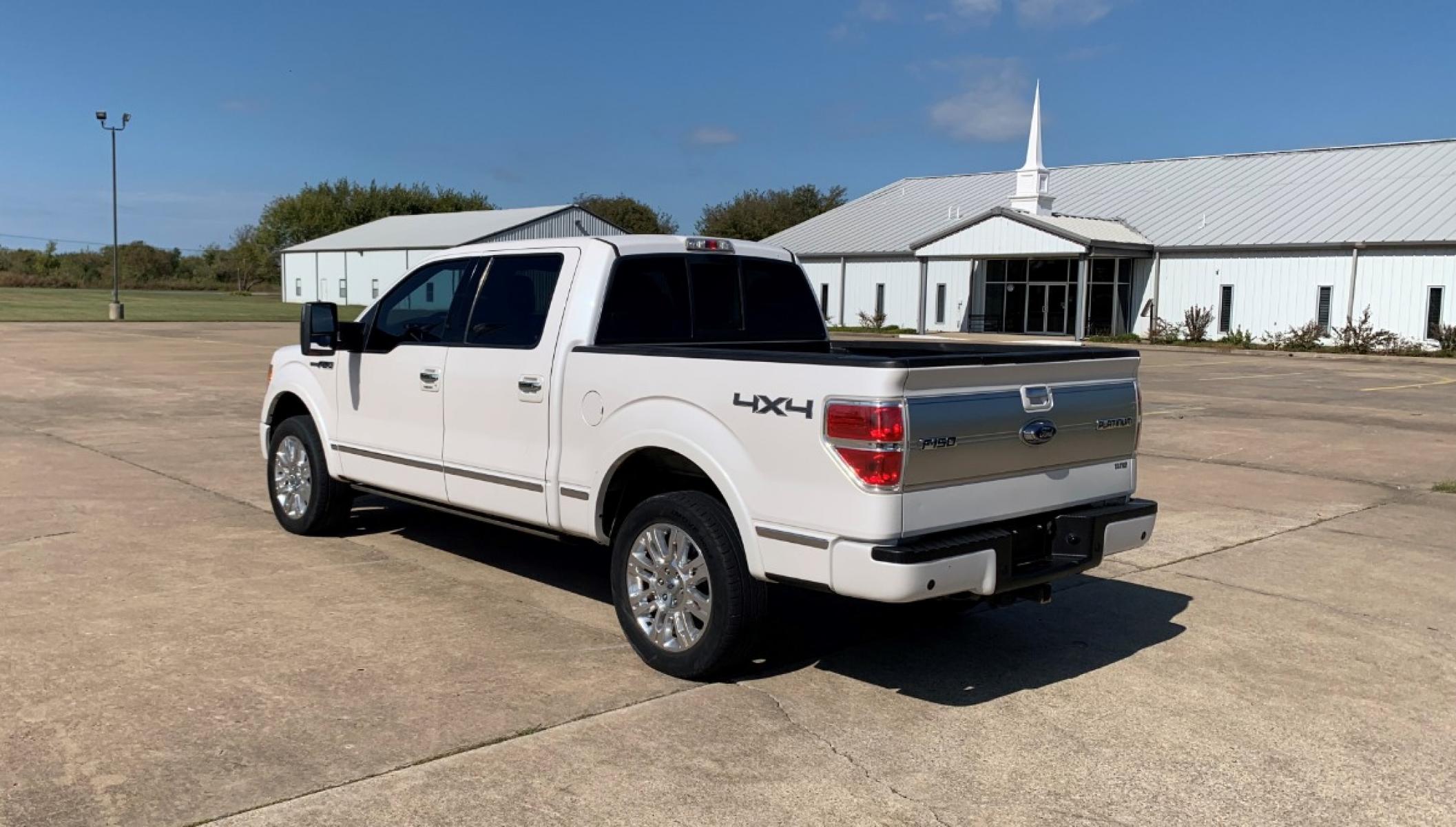 2012 White Ford F-150 XLT PLATINUM SUPER CREW 5.5-FT. BED 4WD (1FTFW1E66CF) with an 6.2L V8 SOHC 16V engine, 6-Speed Automatic transmission, located at 17760 Hwy 62, Morris, OK, 74445, (918) 733-4887, 35.609104, -95.877060 - 2012 FORD F-150 XLT PLATINUM 6.2L V8 4X4. THIS TRUCK RUNS ON GASOLINE AND FEATURES REMOTE KEYLESS ENTRY, REMOTE LOCKING SYSTEM, POWER LOCKS, POWER WINDOWS, POWER MIRRORS, POWER SEATS, TILT WHEEL, MULTIFUNCTION STEERING WHEEL CONTROLS, AM/FM RADIO, CD PLAYER, BLUETOOTH, NAVIGATION, BACKUP CAMERA, LEA - Photo #7