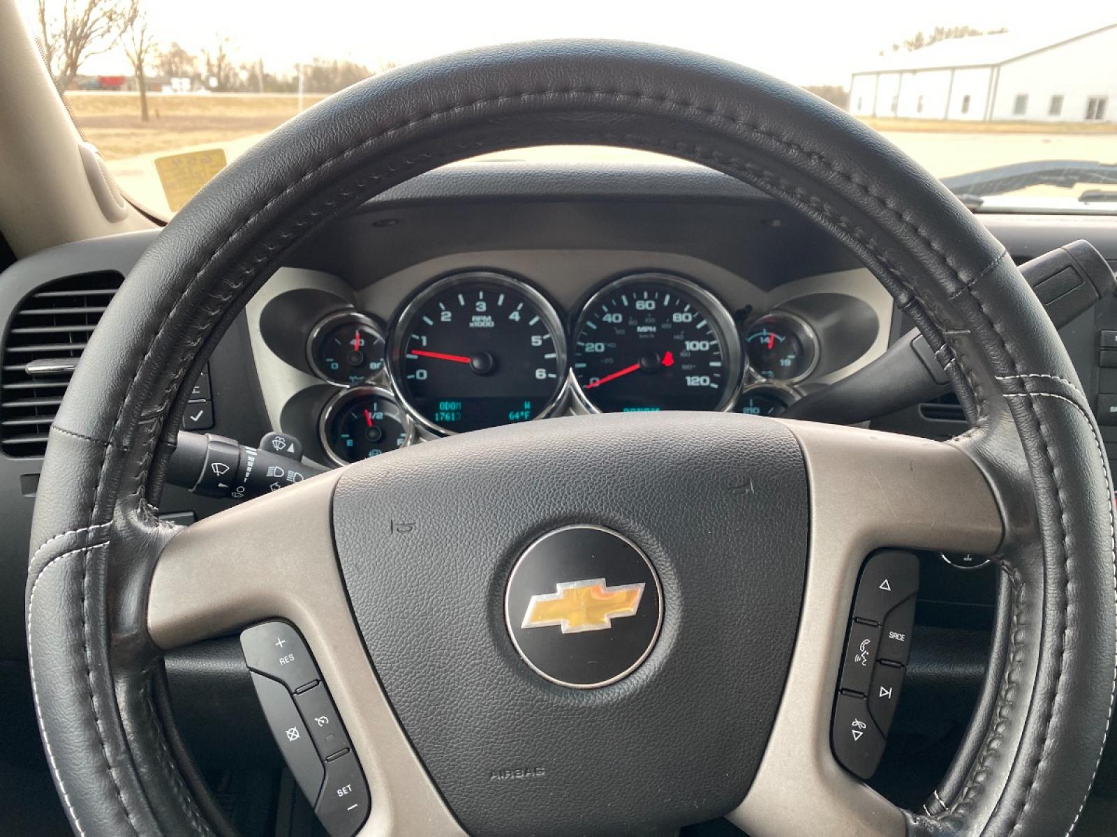 2012 White Chevrolet Silverado 1500 LT Ext. Cab Long Box 4WD (1GCRKSE71CZ) with an 5.3L V8 OHV 16V FFV engine, 6-Speed Automatic transmission, located at 17760 Hwy 62, Morris, OK, 74445, (918) 733-4887, 35.609104, -95.877060 - Photo #12