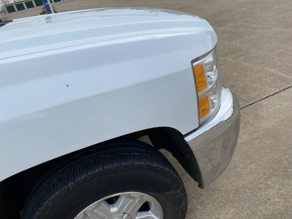 2012 White Chevrolet Silverado 1500 LT Ext. Cab Long Box 4WD (1GCRKSE71CZ) with an 5.3L V8 OHV 16V FFV engine, 6-Speed Automatic transmission, located at 17760 Hwy 62, Morris, OK, 74445, (918) 733-4887, 35.609104, -95.877060 - Photo #27