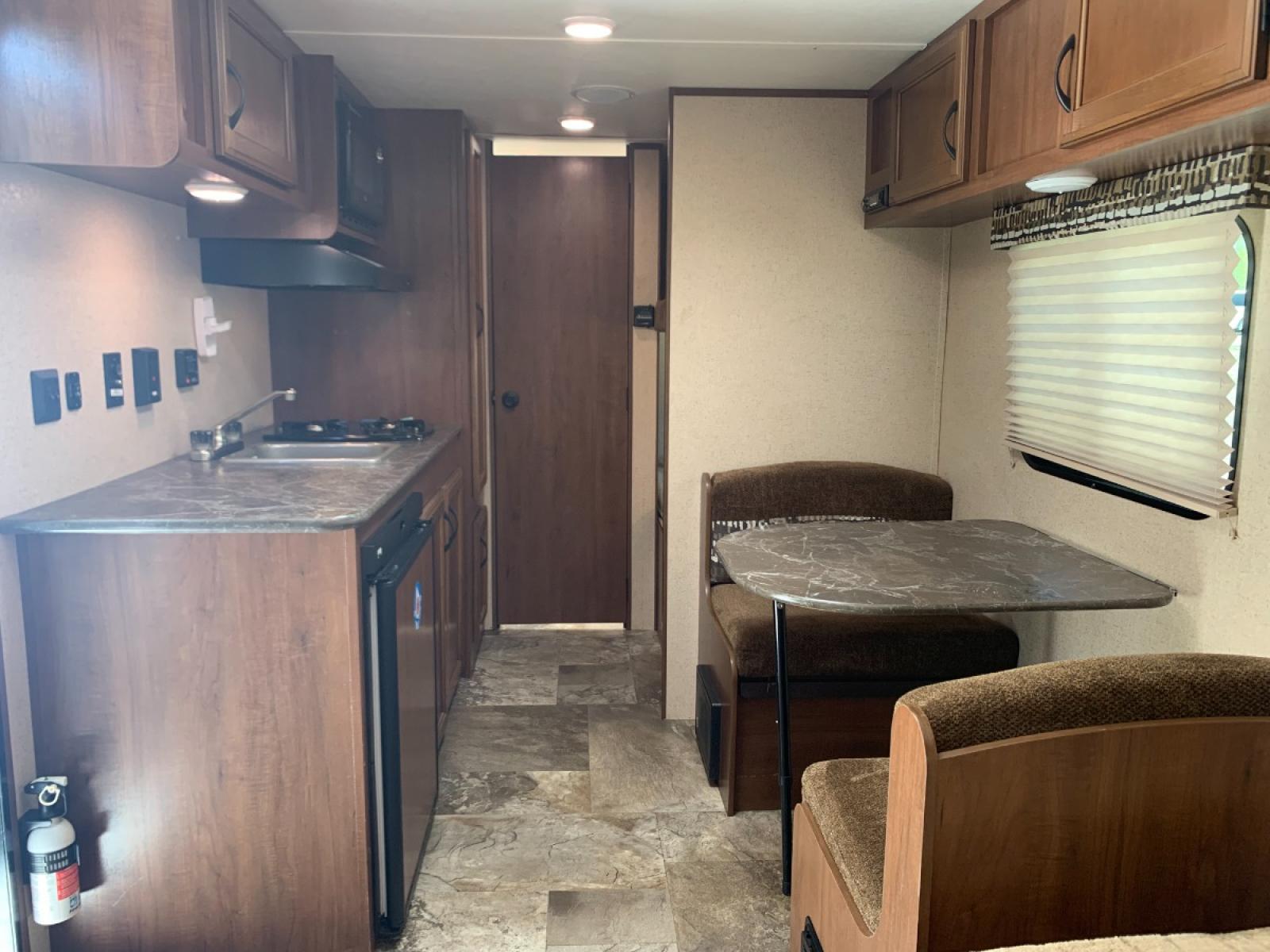 2016 TAN JAYCO Unknown 174BH (1UJBJ0AJ9G1) , located at 17760 Hwy 62, Morris, OK, 74445, 35.609104, -95.877060 - 2016 JAYCO JAY FLIGHT SLX 174BH IS 21.5FT LONG. THE OUTSIDE FEATURES A 10FT POWER AWNING, OUTSIDE STORAGE, OUTSIDE SPEAKERS, SINGLE AXLE, REAR MANUAL LEVELING JACKS, AND SPARE TIRE. AS YOU ENTER THE CAMPER, YOU WILL NOTICE THAT THERE ARE 5 WINDOWS SO YOU CAN LET NATURAL SUNLIGHT IN, THE QUEEN BE - Photo #21