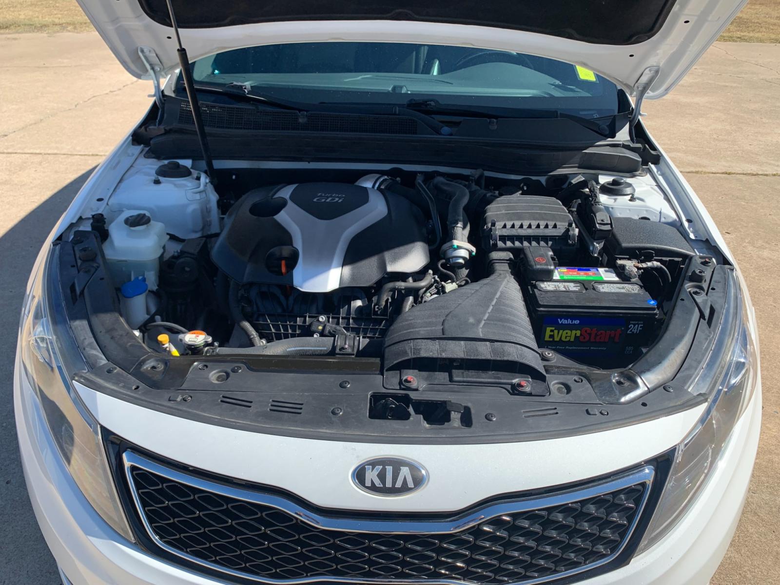 2013 White Kia Optima SXL (5XXGR4A60DG) with an 2.0L L4 DOHC 16V TURBO engine, 6-Speed Automatic transmission, located at 17760 Hwy 62, Morris, OK, 74445, (918) 733-4887, 35.609104, -95.877060 - 2013 KIA OPTIMA SXL HAS A 2.0L 4-CYLINDER AND IS FWD, RUNS ON GASOLINE, AND GETS 30MPG. THIS KIA WILL SAVE MONEY AT THE PUMP. IT FEATURES A KEYLESS ENTRY REMOTE, POWER LOCKS, POWER WINDOWS, POWER SEATS, POWER MIRRORS, AM/FM STEREO, INFINITY SOUND SYSTEM, CD PLAYER, USB PORT, SIRUS RADIO, LEATHER SEA - Photo #21