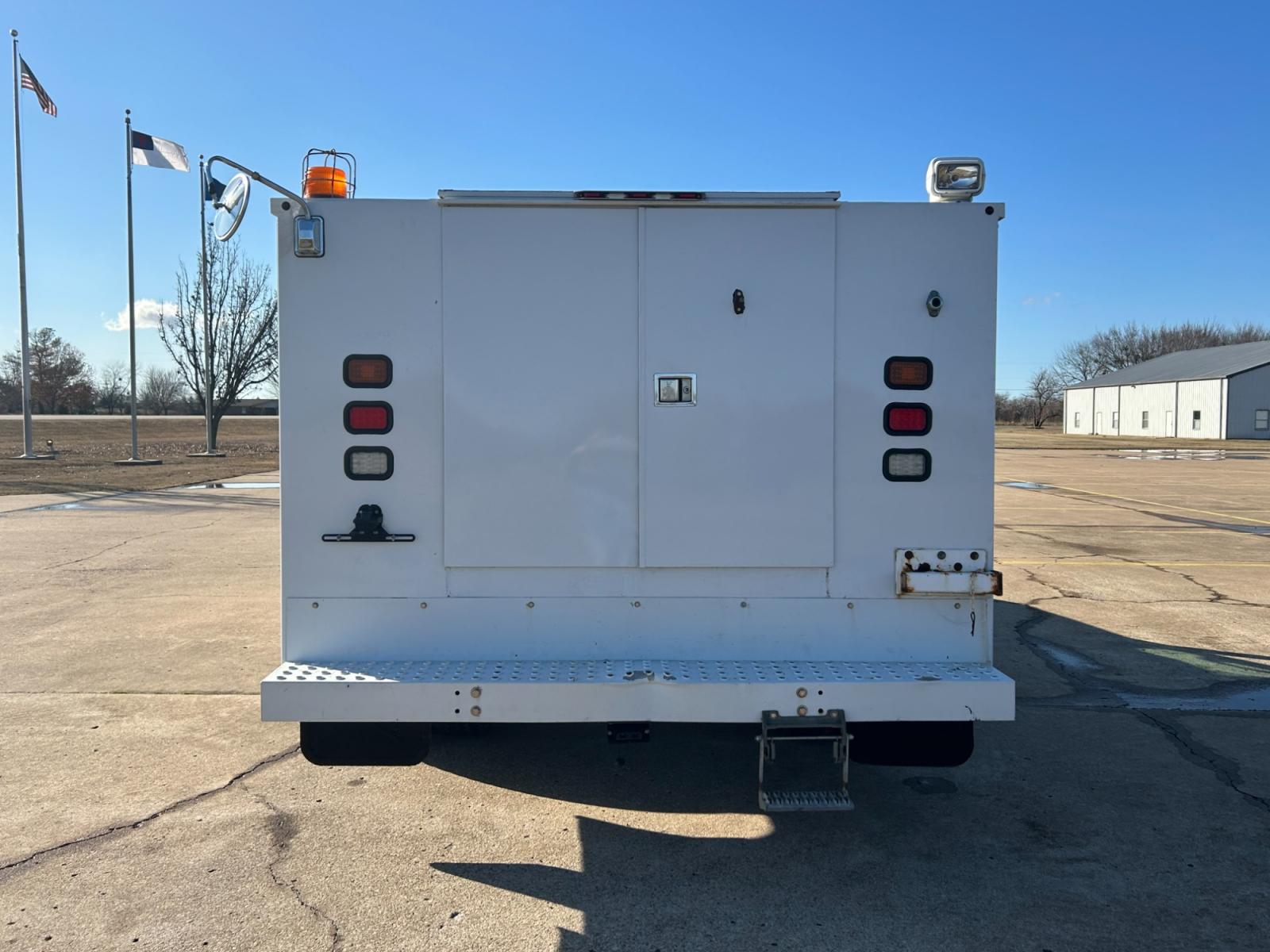 2012 White Ford F-350 SD XL DRW 2WD (1FDRF3G67CE) with an 6.2L V8 OHV 16V engine, 6-Speed Automatic transmission, located at 17760 Hwy 62, Morris, OK, 74445, (918) 733-4887, 35.609104, -95.877060 - 2012 FORD F-350 SD HAS A 6.2L V8 AND IS 2WD. THIS TRUCK IS A DEDICATED CNG (ONLY RUNS ON COMPRESSED NATURAL GAS) AND FEATURES POWER LOCKS, POWER WINDOWS, POWER MIRRORS, MANUAL SEATS, AM/FM RADIO, LEATHER INTERIOR, CRUISE CONTROL, AND LOTS OF STORAGE. EQUIPPED WITH BAF TECHNOLOGIES CNG FUEL SYSTEM TH - Photo #5