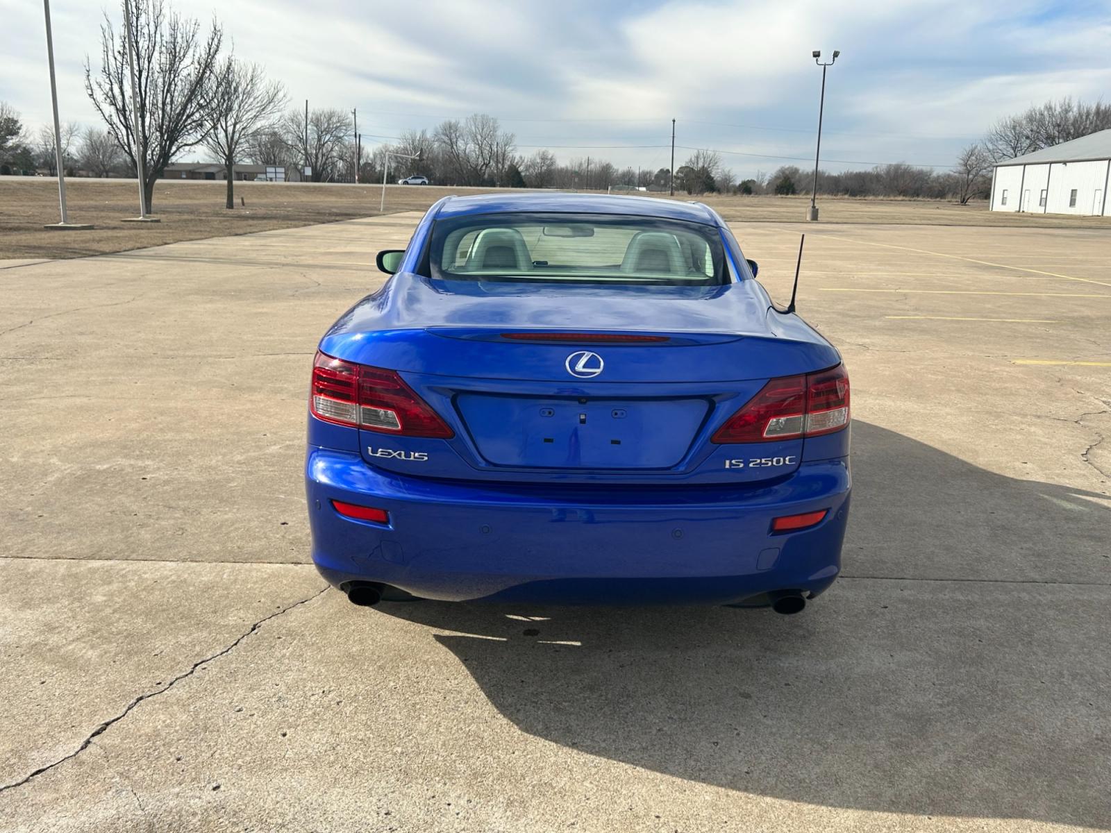 2010 BLUE Lexus IS C IS 250C (JTHFF2C2XA2) , 6-Speed Automatic transmission, located at 17760 Hwy 62, Morris, OK, 74445, (918) 733-4887, 35.609104, -95.877060 - 2010 LEXUS IS 250C HAS A 2.5L V6 AND IS RWD, THIS CONVERTIBLE FEATURES KEYLESS REMOTE ENTRY, PUSH BUTTON ENGINE START, POWER LOCKS, POWER WINDOWS, POWER SEATS, POWER MIRRORS, AM/FM STEREO, SATELLITE RADIO, CD PLAYER, AUX PORT, USB PORT, TOUCH SCREEN DISPLAY, LEATHER SEATS, 3 SETTING MEMORY SEATS, DU - Photo #7
