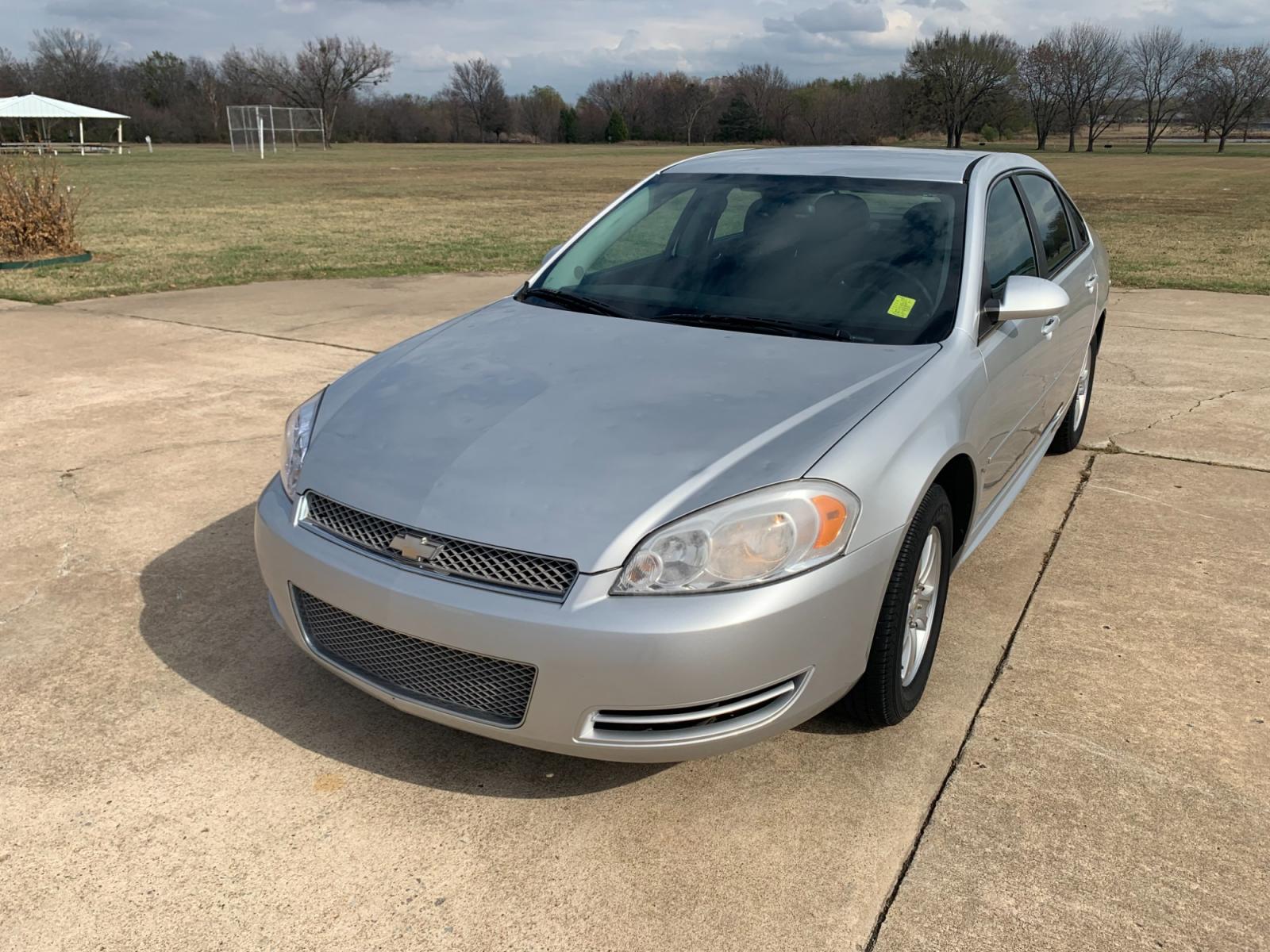 2012 Silver Chevrolet Impala LS (2G1WF5E31C1) with an 3.6L V6 DOHC 16V FFV engine, 6-Speed Automatic transmission, located at 17760 Hwy 62, Morris, OK, 74445, (918) 733-4887, 35.609104, -95.877060 - 2012 CHEVROLET IMPALA LS HS A 3.6L AND IS FWD, FEATURES REMOTE KEYLESS ENTRY, POWER LOCKS, POWER WINDOWS, POWER MIRRORS, AM/FM STEREO, CD PLAYER, AUX PORT, USB PORT, CLOTH INTERIOR, CRUISE CONTROL, TRACTION CONTROL, TILT WHEEL. LOW MILES ONLY 76,032 AND 225/60R16 TIRES. ***DOES HAVE HAIL DAMAGE AS S - Photo #0