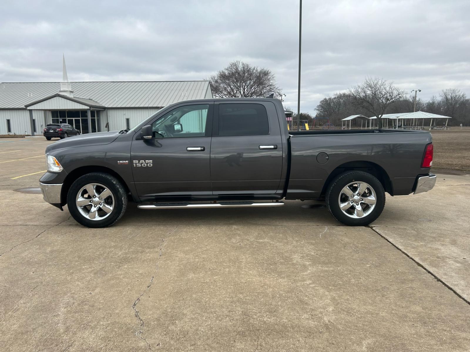 2018 GRAY RAM 1500 SLT Crew Cab LWB 2WD (1C6RR6TT1JS) with an 5.7L V8 OHV 16V engine, 8A transmission, located at 17760 Hwy 62, Morris, OK, 74445, (918) 733-4887, 35.609104, -95.877060 - 2018 DODGE RAM 1500 SLT HAS A 5.7L HEMI AND IS RWD THAT FEATURES REMOTE KEYLESS ENTRY, POWER REMOTE START, POWER LOCKS, POWER WINDOWS, POWER SEATS, POWER WINDOWS, POWER MIRRORS, POWER BACK GLASS WINDOW, AM/FM STEREO, SXM RADIO, UCONNECT, TOUCHSCREEN DISPLAY, AUX PORT, USB PORT, BLUETOOTH TECHNOLOGY, - Photo #8