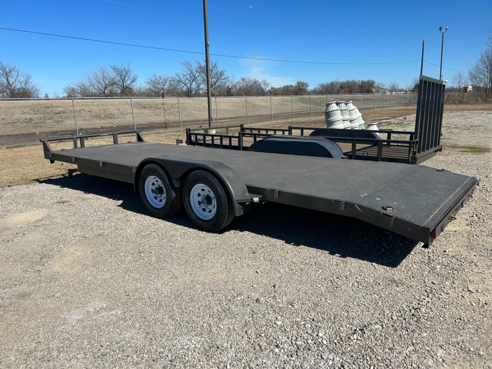 2021 BLACK CARDINAL UTLITY (4C91U2229MW) , located at 17760 Hwy 62, Morris, OK, 74445, 35.609104, -95.877060 - THE 2021 CARDINAL TRAILER MFG IS 22 FEET LONG. GREAT CONDITION. THERE WILL BE A SALES TAX INCLUDED. IF YOU HAVE A TAX EXEMPTION YOU WILL NEED TO BRING IN YOUR CARD TITLE IN HAND $6,000 CALL RUSS OR JONA AT 918-733-4887 - Photo #1