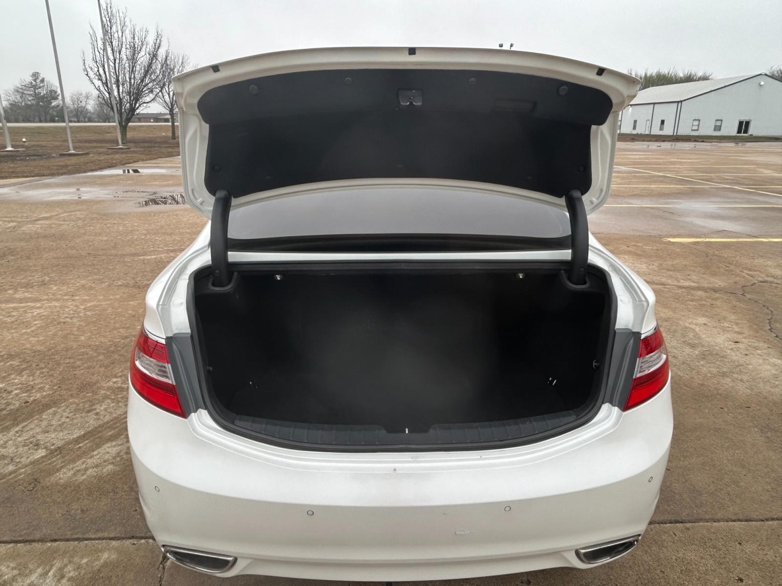 2012 White Hyundai Azera 3.3L (KMHFH4JG6CA) with an 3.3L V6 DOHC 24V engine, 6-Speed Automatic transmission, located at 17760 Hwy 62, Morris, OK, 74445, (918) 733-4887, 35.609104, -95.877060 - 2012 HYUNDAI AZERA HAS A 3.3L AND FWD, FEATURES KEYLESS ENTRY REMOTE KEYFOB, POWER SEATS, POWER WINDOWS, POWER MIRRORS, POWER LOCKS, INFINITY SOUND SYSTEM, AM/FM STEREO, CD PLAYER, XM RADIO, BLUETOOTH, AUX PORT, USB PORT, HEATED AND COOLED LEATHER SEATS, LEATHER WRAPPED STEERING WHEEL, MULTI-FUNCTIO - Photo #18