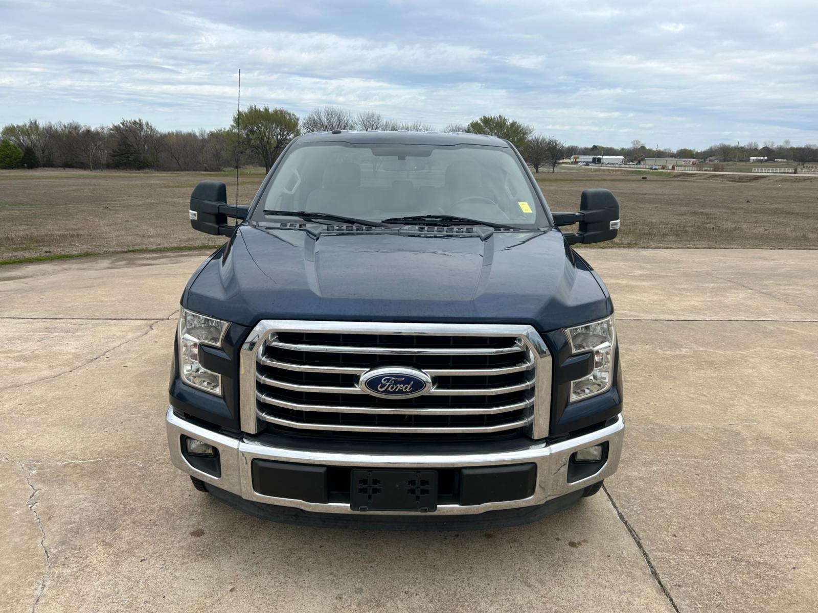 2015 BLUE Ford F-150 XL SuperCab 6.5-ft. Bed 2WD (1FTEX1CP5FF) with an 2.7L V6 DOHC 24V engine, 6-Speed Automatic transmission, located at 17760 Hwy 62, Morris, OK, 74445, (918) 733-4887, 35.609104, -95.877060 - 2015 FORD F150 XL HAS A 2.7L V6 ENGINE AND RWD, FEATURES A KEYLESS LOCKING REMOTE, POWER SEATS, POWER FOOT PEDAL ADJUSTER, POWER LOCKS, POWER WINDOWS, POWER MIRRORS, AM/FM STEREO, SIRIUS RADIO, CD PLAYER, AUX PORT, USB PORT, AUTO START/STOP TECHNOLOGY, CLOTH INTERIOR, CRUISE CONTROL, TRACTION CONTRO - Photo #2