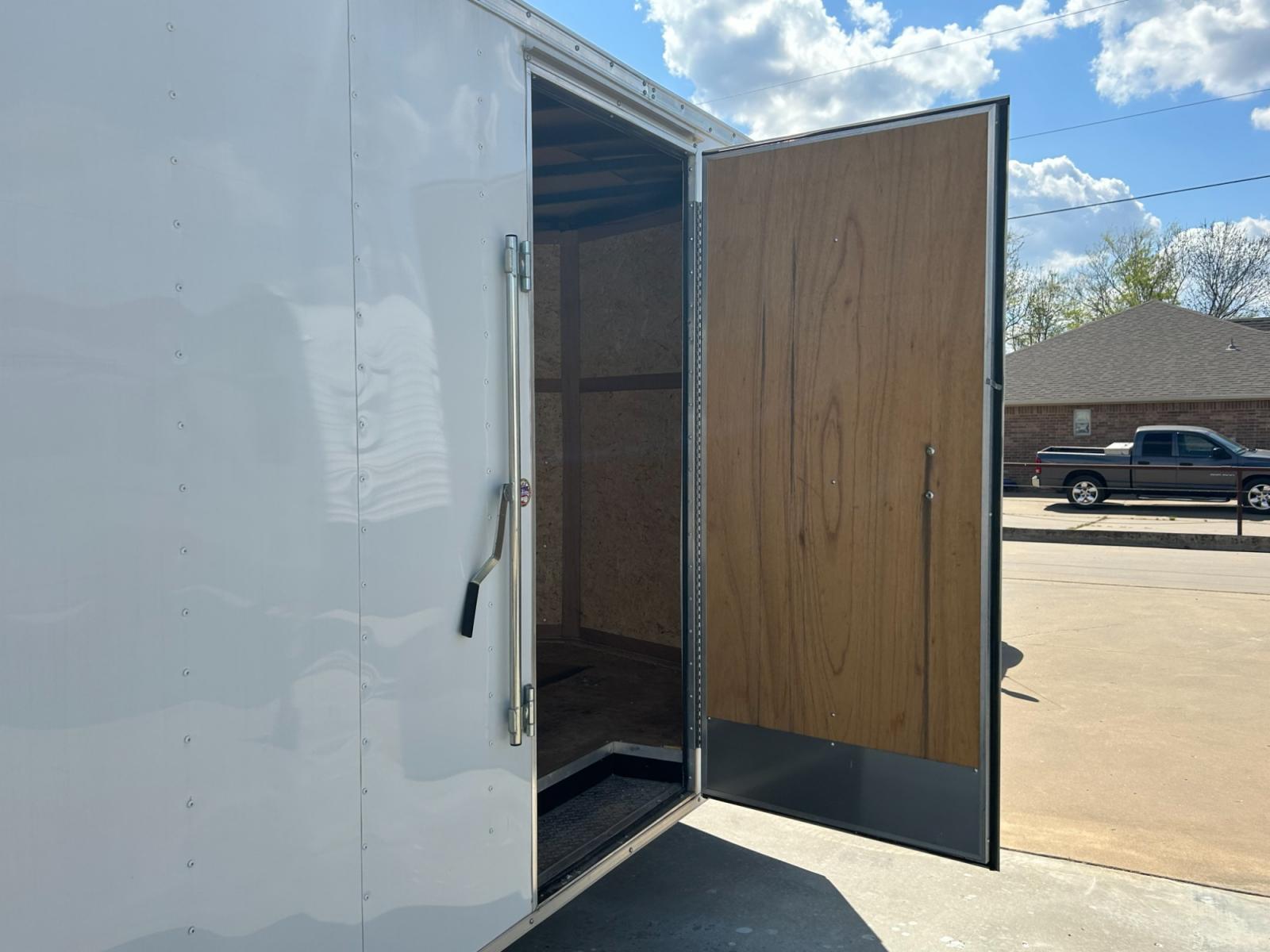 2019 White COMMANDER ENCLOSED TRAILER (53BBTEB28KA) , located at 17760 Hwy 62, Morris, OK, 74445, 35.609104, -95.877060 - 2019 COMMANDE ENCLOSED UTILTITY TRAILER 20X8 ***THERE WILL BE A 6.25% SALES TAX ADDED TO THE PRICE UNLESS YOU HAVE A TAX EXEMPT CARD*** $8,880 CALL RUSS OR JONA AT 918-733-4887 - Photo #9