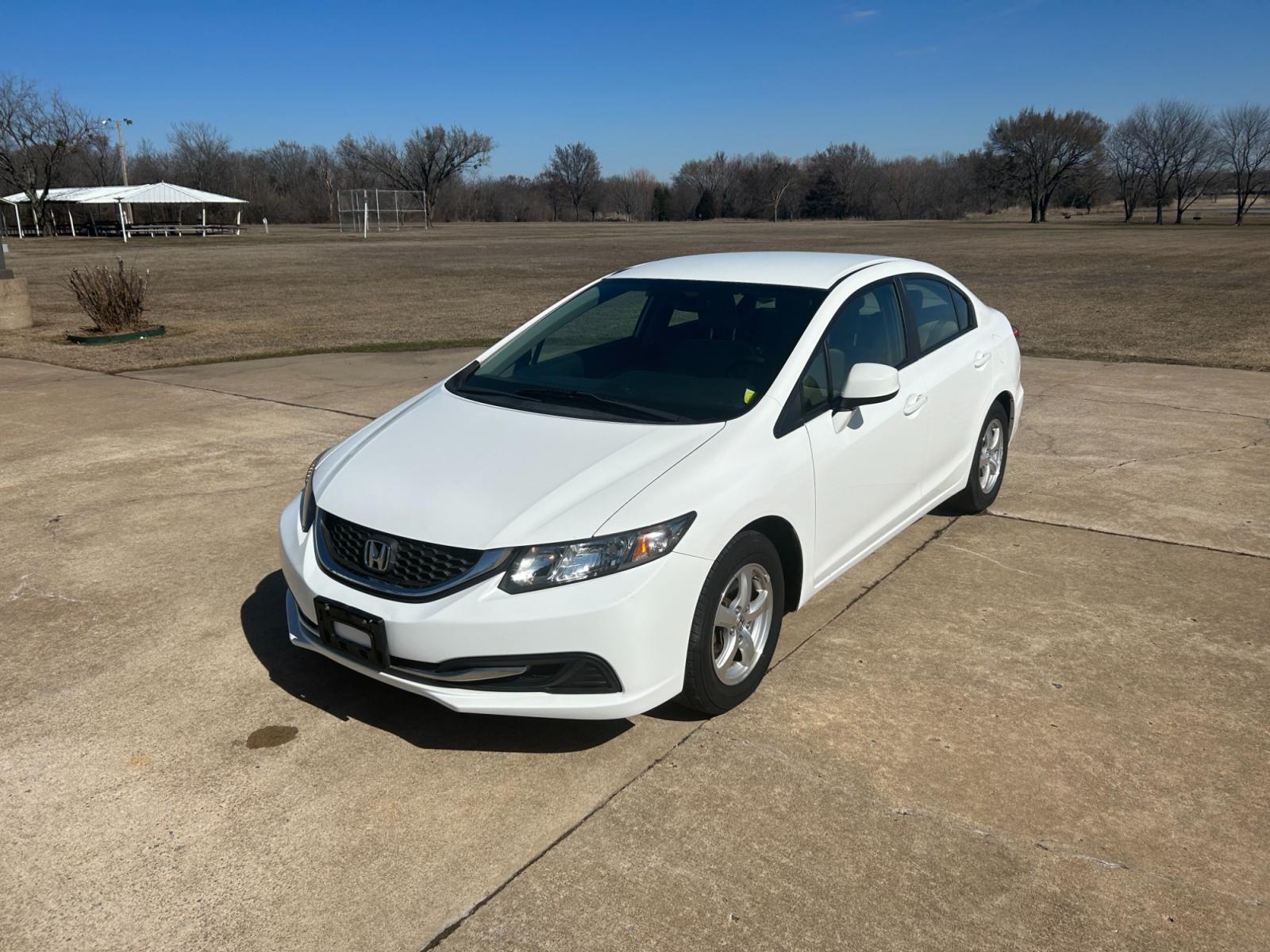 2013 White Honda Civic CNG Sedan (19XFB5F53DE) with an 1.8L L4 SOHC 16V CNG engine, AUTOMATIC transmission, located at 17760 Hwy 62, Morris, OK, 74445, (918) 733-4887, 35.609104, -95.877060 - 2013 HONDA CIVIC 1.8L FWD DEDICATED CNG (COMPRESSED NATURAL GAS) VEHICLE. FEATURES REMOTE KEYLESS ENTRY, POWER LOCKS, POWER WINDOWS, POWER MIRRORS, MANUEL SEATS, AM/FM RADIO, CD PLAYER, USB, AUX, BLUETOOTH FOR HANDS-FREE CALLING, 12V POWER OUTLET, CRUISE CONTROL, TRACTION CONTROL, CLOTH SEATS, 195/ - Photo #0