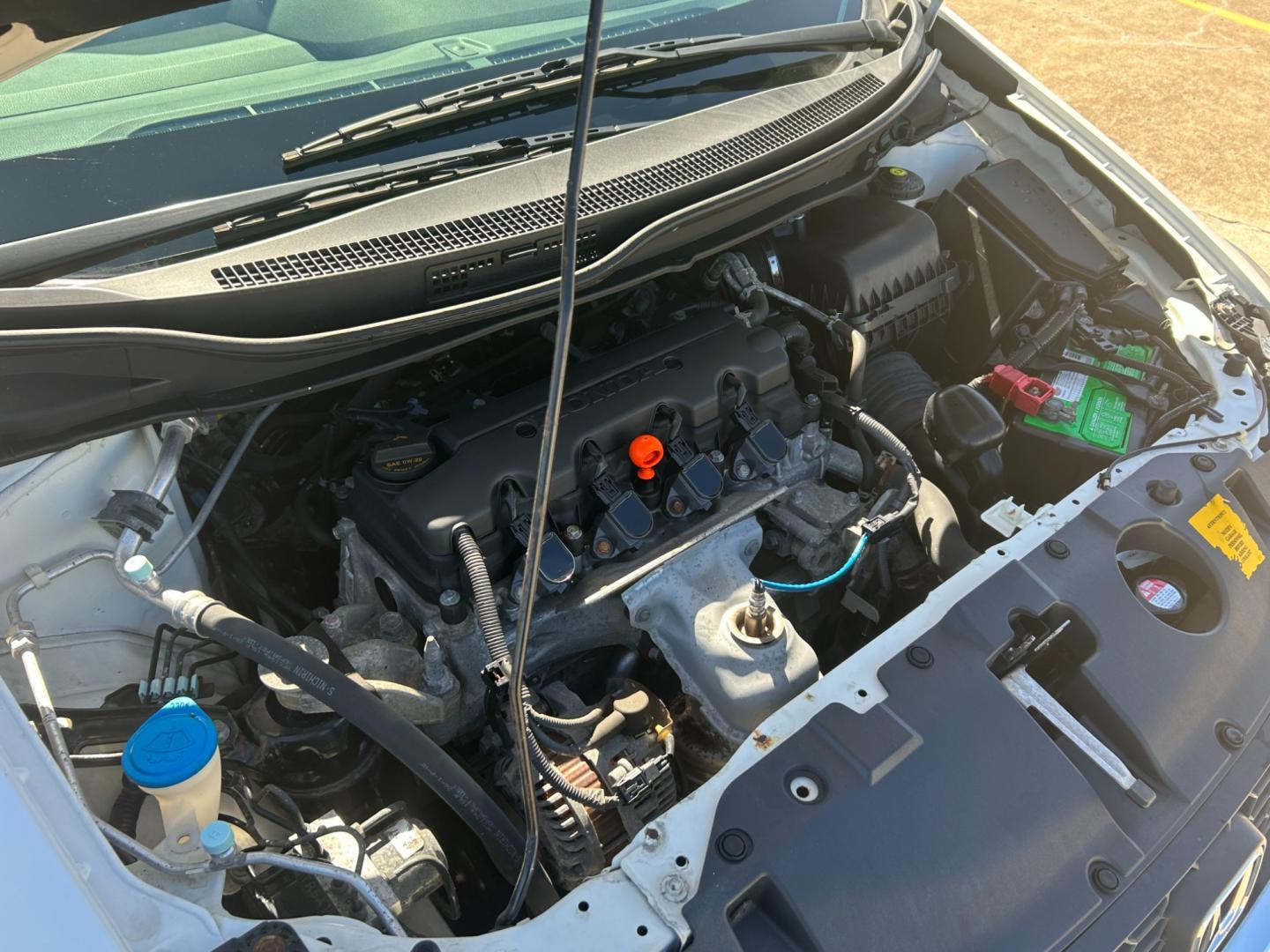 2013 White Honda Civic CNG Sedan (19XFB5F53DE) with an 1.8L L4 SOHC 16V CNG engine, AUTOMATIC transmission, located at 17760 Hwy 62, Morris, OK, 74445, (918) 733-4887, 35.609104, -95.877060 - 2013 HONDA CIVIC 1.8L FWD DEDICATED CNG (COMPRESSED NATURAL GAS) VEHICLE. FEATURES REMOTE KEYLESS ENTRY, POWER LOCKS, POWER WINDOWS, POWER MIRRORS, MANUEL SEATS, AM/FM RADIO, CD PLAYER, USB, AUX, BLUETOOTH FOR HANDS-FREE CALLING, 12V POWER OUTLET, CRUISE CONTROL, TRACTION CONTROL, CLOTH SEATS, 195/ - Photo#18