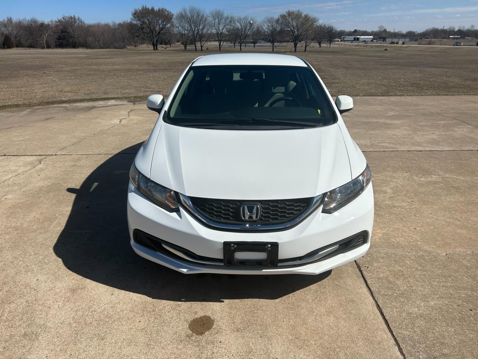 2013 White Honda Civic CNG Sedan (19XFB5F53DE) with an 1.8L L4 SOHC 16V CNG engine, AUTOMATIC transmission, located at 17760 Hwy 62, Morris, OK, 74445, (918) 733-4887, 35.609104, -95.877060 - 2013 HONDA CIVIC 1.8L FWD DEDICATED CNG (COMPRESSED NATURAL GAS) VEHICLE. FEATURES REMOTE KEYLESS ENTRY, POWER LOCKS, POWER WINDOWS, POWER MIRRORS, MANUEL SEATS, AM/FM RADIO, CD PLAYER, USB, AUX, BLUETOOTH FOR HANDS-FREE CALLING, 12V POWER OUTLET, CRUISE CONTROL, TRACTION CONTROL, CLOTH SEATS, 195/ - Photo #1
