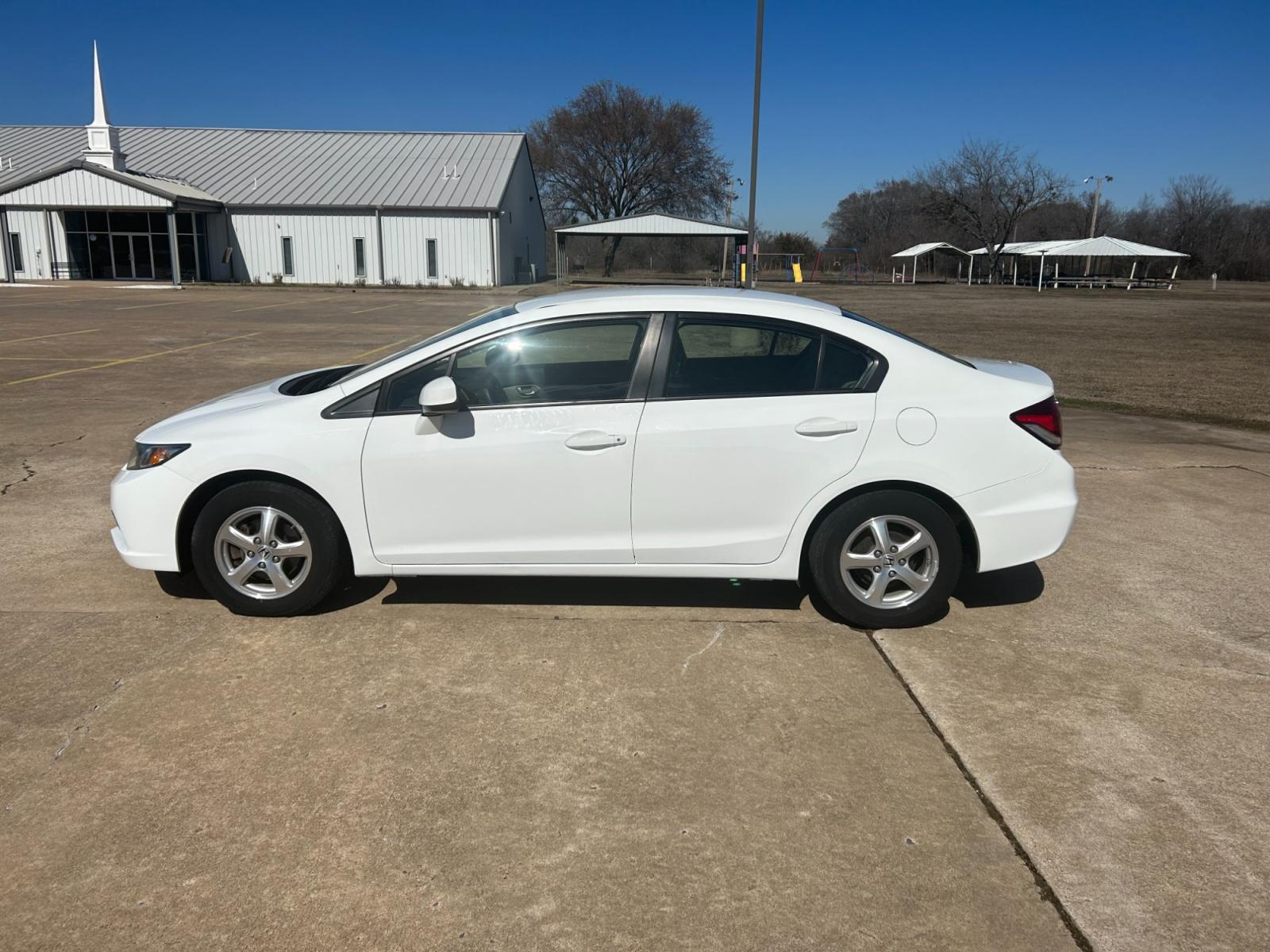 2013 White Honda Civic CNG Sedan (19XFB5F53DE) with an 1.8L L4 SOHC 16V CNG engine, AUTOMATIC transmission, located at 17760 Hwy 62, Morris, OK, 74445, (918) 733-4887, 35.609104, -95.877060 - 2013 HONDA CIVIC 1.8L FWD DEDICATED CNG (COMPRESSED NATURAL GAS) VEHICLE. FEATURES REMOTE KEYLESS ENTRY, POWER LOCKS, POWER WINDOWS, POWER MIRRORS, MANUEL SEATS, AM/FM RADIO, CD PLAYER, USB, AUX, BLUETOOTH FOR HANDS-FREE CALLING, 12V POWER OUTLET, CRUISE CONTROL, TRACTION CONTROL, CLOTH SEATS, 195/ - Photo #7