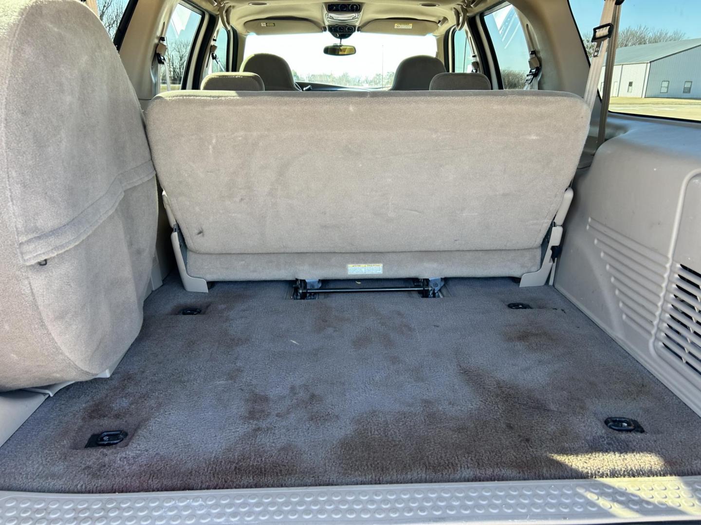 2000 White /TAN Ford Excursion XLT 2WD (1FMNU40L4YE) with an 5.4L V8 SOHC 16V engine, 4-Speed Automatic Overdrive transmission, located at 17760 Hwy 62, Morris, OK, 74445, (918) 733-4887, 35.609104, -95.877060 - 2000 FORD EXCURSION IS 5.4L V8 RWD FEATURING POWER LOCKS, POWER WINDOWS, POWER SEATS, POWER MIRRORS, AM/FM STEREO, CD PLAYER, CASSETTE PLAYER, 6 DISC COMPACT MAGAZINE, REAR CLIMATE CONTROL, CRUISE CONTROL, 3RD ROW SEATING. TIRES LT265/75R16 TIRES. 126,953 MILES WITH A REBUILT TITLE DUE TO AN ACCIDEN - Photo#17