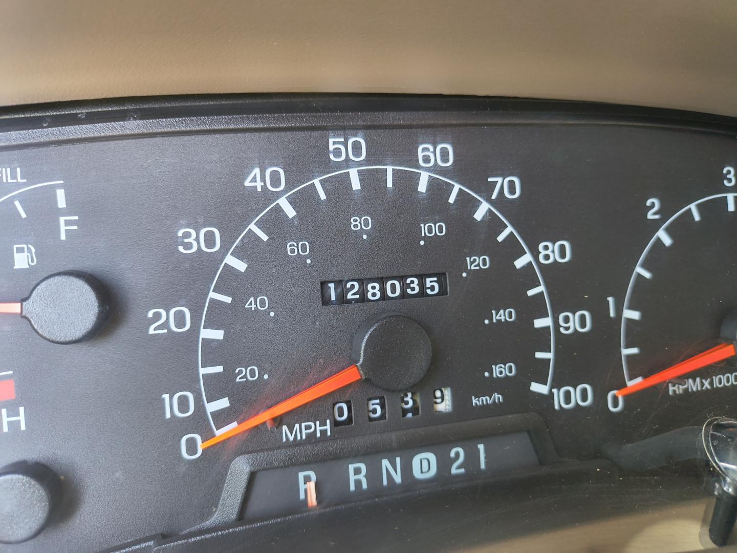 2000 White /TAN Ford Excursion XLT 2WD (1FMNU40L4YE) with an 5.4L V8 SOHC 16V engine, 4-Speed Automatic Overdrive transmission, located at 17760 Hwy 62, Morris, OK, 74445, (918) 733-4887, 35.609104, -95.877060 - 2000 FORD EXCURSION IS 5.4L V8 RWD FEATURING POWER LOCKS, POWER WINDOWS, POWER SEATS, POWER MIRRORS, AM/FM STEREO, CD PLAYER, CASSETTE PLAYER, 6 DISC COMPACT MAGAZINE, REAR CLIMATE CONTROL, CRUISE CONTROL, 3RD ROW SEATING. TIRES LT265/75R16 TIRES. 128,035 MILES WITH A REBUILT TITLE DUE TO AN ACCIDEN- Photo#12