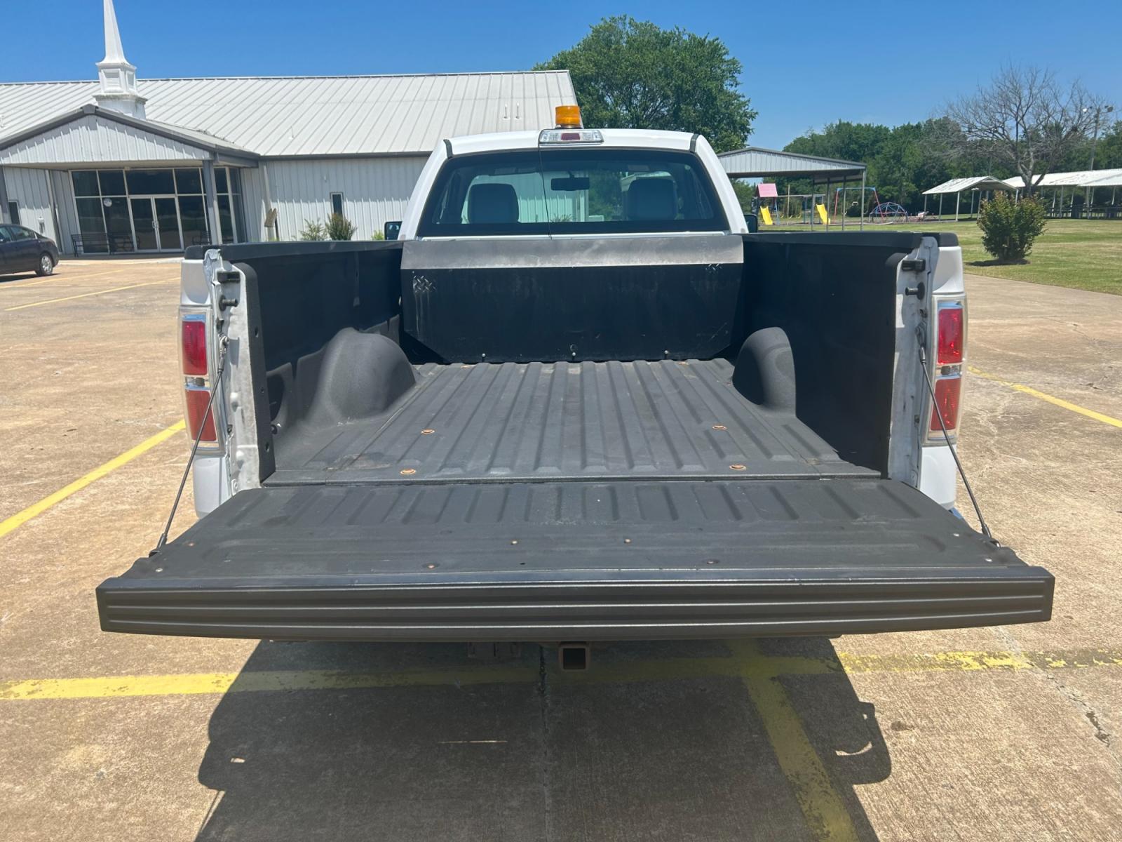 2014 White Ford F-150 STX 6.5-ft. Bed 2WD (1FTMF1CM5EK) with an 3.7L V6 DOHC 24V engine, 6-Speed Automatic transmission, located at 17760 Hwy 62, Morris, OK, 74445, (918) 733-4887, 35.609104, -95.877060 - 2014 FORD F150 STX HAS A 3.7L AND IS 2WD. THIS IS A BI-FUEL TRUCK THAT DRIVES ON BOTH CNG (COMPRESSED NATURAL GAS) OR REGULAR GASOLINE. FEATURES REMOTE KEYLESS ENTRY, POWER LOCKS, POWER WINDOWS, POWER MIRRORS, AM/FM STEREO, SIRIUS RADIO, CD PLAYER, AUX PORT, USB PORT, HANDS-FREE CALLING, MULTI-FUNC - Photo #16