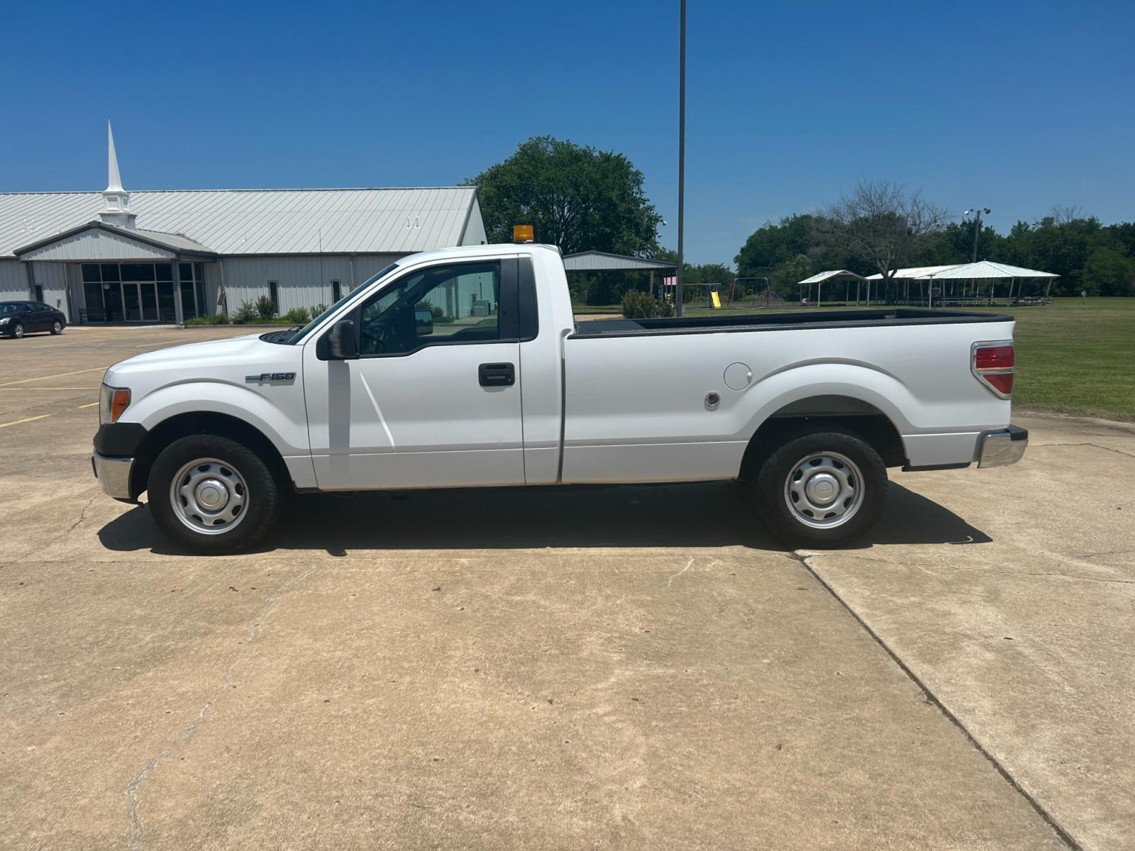 2014 White Ford F-150 STX 6.5-ft. Bed 2WD (1FTMF1CM5EK) with an 3.7L V6 DOHC 24V engine, 6-Speed Automatic transmission, located at 17760 Hwy 62, Morris, OK, 74445, (918) 733-4887, 35.609104, -95.877060 - 2014 FORD F150 STX HAS A 3.7L AND IS 2WD. THIS IS A BI-FUEL TRUCK THAT DRIVES ON BOTH CNG (COMPRESSED NATURAL GAS) OR REGULAR GASOLINE. FEATURES REMOTE KEYLESS ENTRY, POWER LOCKS, POWER WINDOWS, POWER MIRRORS, AM/FM STEREO, SIRIUS RADIO, CD PLAYER, AUX PORT, USB PORT, HANDS-FREE CALLING, MULTI-FUNC - Photo #7