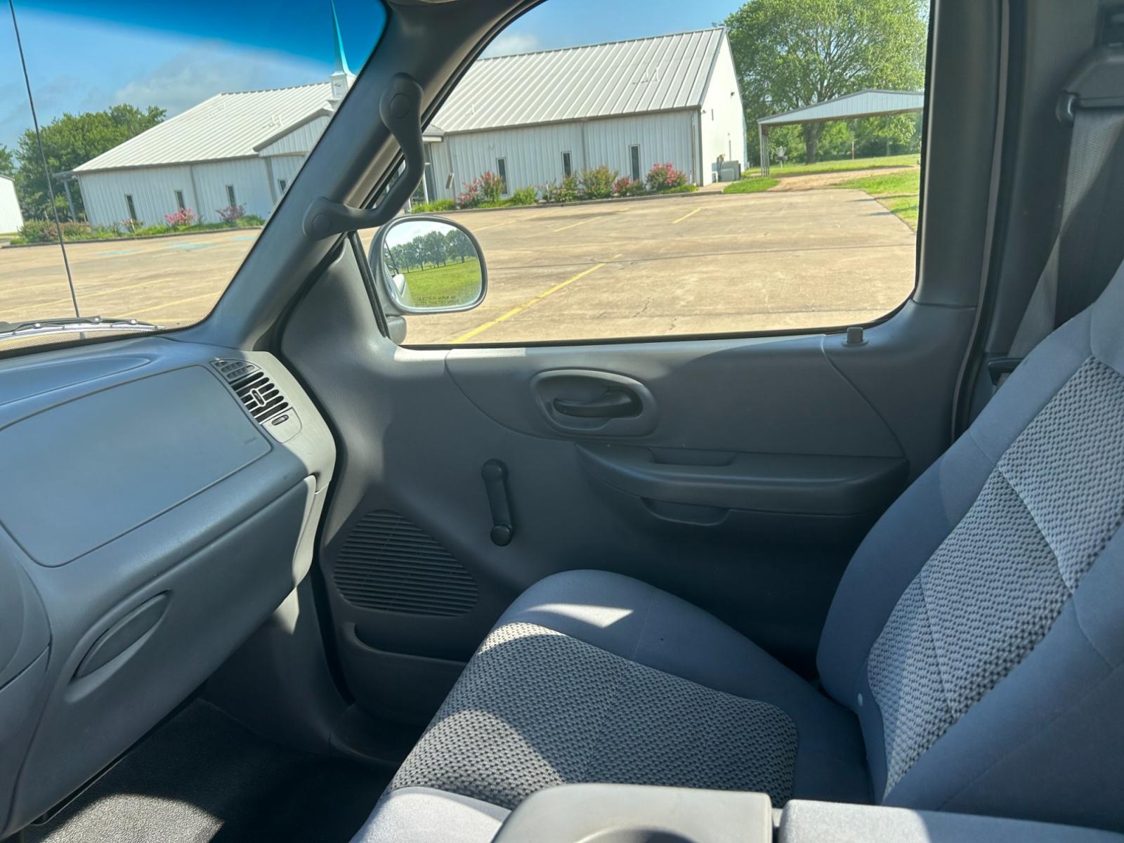 2001 Ford F-150 XL Long Bed 2WD (1FTPF17M01K) with an 5.4L V8 SOHC 16V engine, located at 17760 Hwy 62, Morris, OK, 74445, (918) 733-4887, 35.609104, -95.877060 - 2001 FORD F-150 XL LONG BED 2WD DEDICATED CNG (ONLY RUNS ON COMPRESSED NATURAL GAS) ($1.47 PER GALLON!). IT FEATURES LIFT GATE, MANUAL SEATS, MANUAL LOCKS, MANUAL WINDOWS, MANUAL MIRRORS, AM/FM STEREO, CASSETTE PLAYER, BED LINER. A PREMIER ALTERNATIVE FUEL CONVERSION THAT IS EPA-APPROVED. EXTREMELY - Photo #9