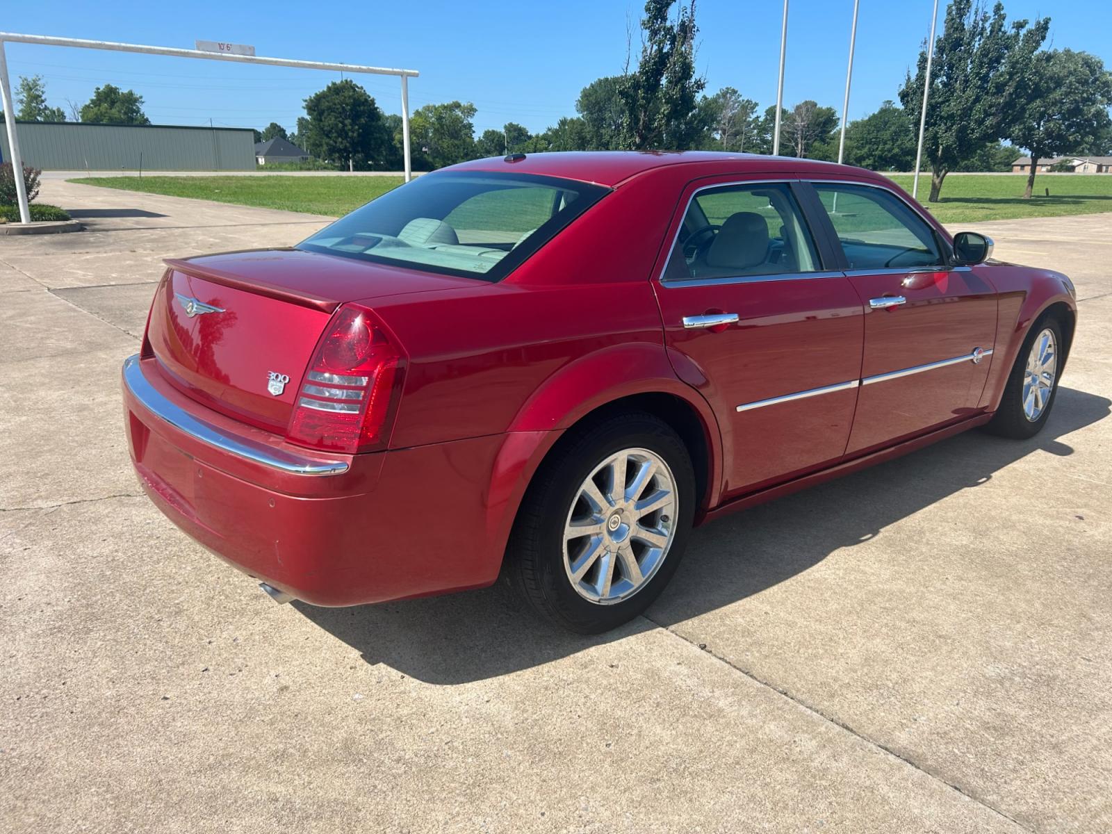 2006 RED Chrysler 300 C (2C3LA63H76H) with an 5.7L V8 OHV 16V engine, 5-Speed Automatic Overdrive transmission, located at 17760 Hwy 62, Morris, OK, 74445, (918) 733-4887, 35.609104, -95.877060 - 2006 CHRYSLER 300 C FEATURES POWER SEATS, POWER WINDOWS, POWER LOCKS, POWER MIRRORS, AM/FM STEREO, CD PLAYER, CASSETTE PLAYER, DUAL CLIMATE CONTROL, HEATED SEATS, SUNROOF, LEATHER SEATS. 152,338 MILES WITH 225/60R18 TIRES. ******DOES HAVE A REBUILT TITLE******** $6900 CALL RUSS OR JONA AT 91 - Photo #5