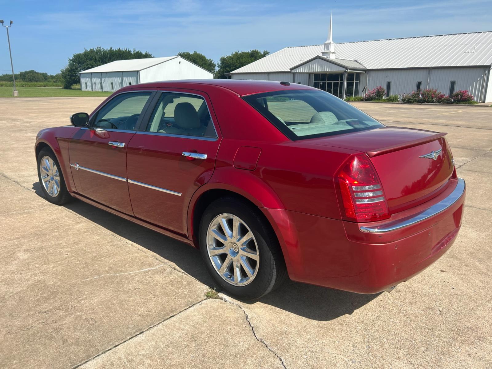 2006 RED Chrysler 300 C (2C3LA63H76H) with an 5.7L V8 OHV 16V engine, 5-Speed Automatic Overdrive transmission, located at 17760 Hwy 62, Morris, OK, 74445, (918) 733-4887, 35.609104, -95.877060 - 2006 CHRYSLER 300 C FEATURES POWER SEATS, POWER WINDOWS, POWER LOCKS, POWER MIRRORS, AM/FM STEREO, CD PLAYER, CASSETTE PLAYER, DUAL CLIMATE CONTROL, HEATED SEATS, SUNROOF, LEATHER SEATS. 152,338 MILES WITH 225/60R18 TIRES. ******DOES HAVE A REBUILT TITLE******** $6900 CALL RUSS OR JONA AT 91 - Photo #7