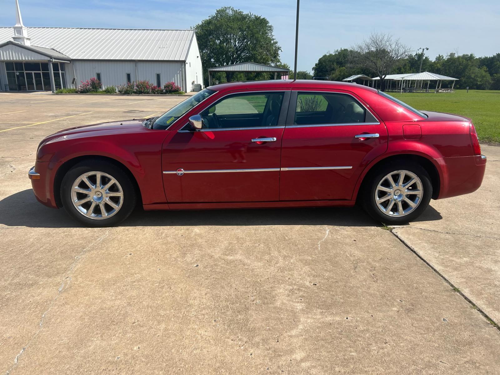 2006 RED Chrysler 300 C (2C3LA63H76H) with an 5.7L V8 OHV 16V engine, 5-Speed Automatic Overdrive transmission, located at 17760 Hwy 62, Morris, OK, 74445, (918) 733-4887, 35.609104, -95.877060 - 2006 CHRYSLER 300 C FEATURES POWER SEATS, POWER WINDOWS, POWER LOCKS, POWER MIRRORS, AM/FM STEREO, CD PLAYER, CASSETTE PLAYER, DUAL CLIMATE CONTROL, HEATED SEATS, SUNROOF, LEATHER SEATS. 152,338 MILES WITH 225/60R18 TIRES. ******DOES HAVE A REBUILT TITLE******** $6900 CALL RUSS OR JONA AT 91 - Photo #8