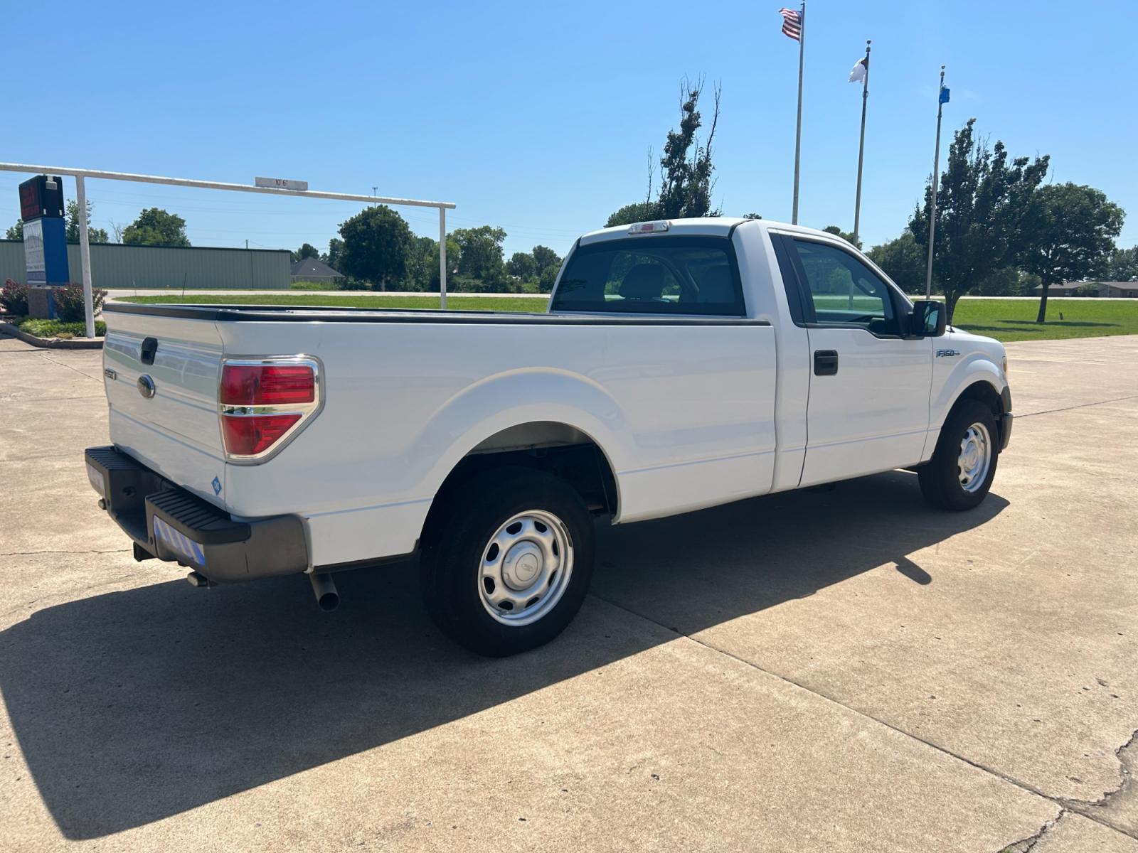 2014 White Ford F-150 STX 6.5-ft. Bed 2WD (1FTMF1CM6EK) with an 3.7L V6 DOHC 24V engine, 6-Speed Automatic transmission, located at 17760 Hwy 62, Morris, OK, 74445, (918) 733-4887, 35.609104, -95.877060 - 2014 FORD F150 STX HAS A 3.7L AND IS 2WD. THIS IS A BI-FUEL TRUCK THAT DRIVES ON BOTH CNG (COMPRESSED NATURAL GAS) OR REGULAR GASOLINE. FEATURES POWER LOCKS, POWER WINDOWS, POWER MIRRORS, AM/FM STEREO, FACTORY EQUIPPED TRAILER BRAKES, BEDLINER, AND TRAILER HITCH. A PREMIER ALTERNATIVE FUEL THAT IS - Photo #5