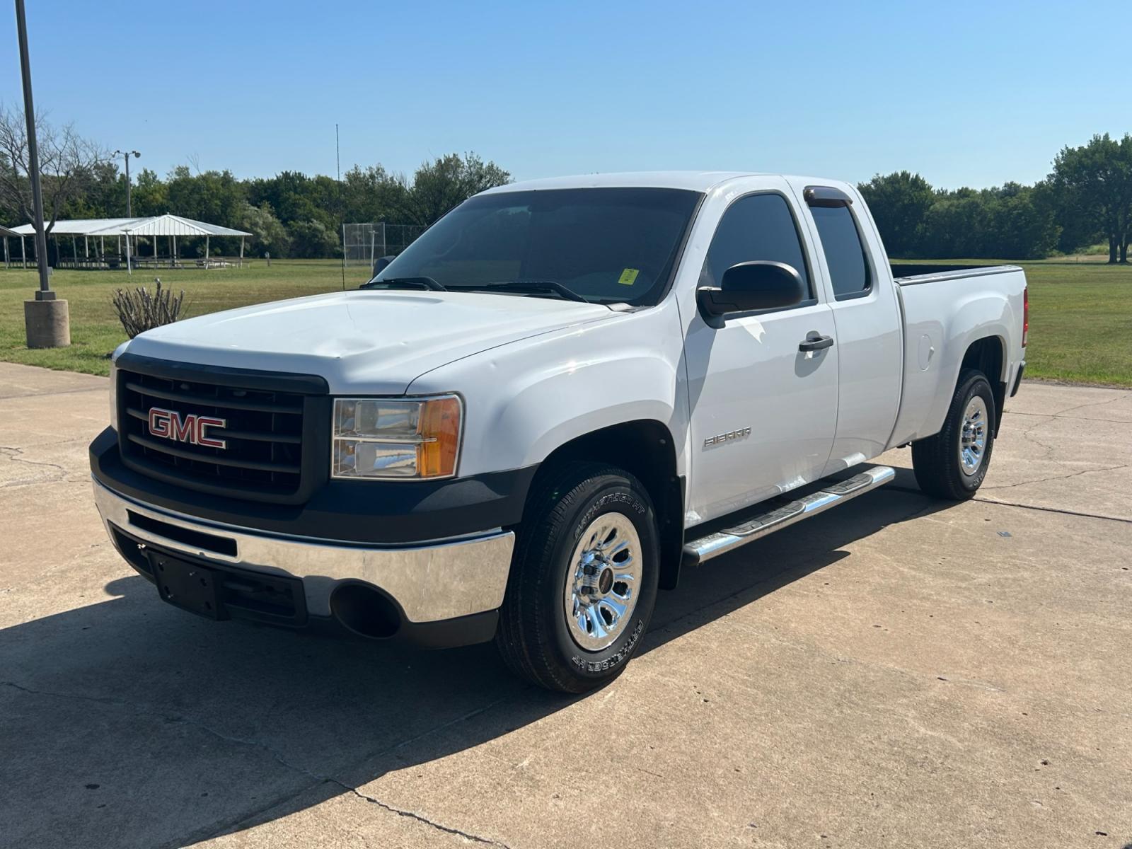 2011 White GMC Sierra 1500 Work Truck Ext. Cab 2WD (1GTR1TEX8BZ) with an 4.3L V6 OHV 12V engine, 4-Speed Automatic transmission, located at 17760 Hwy 62, Morris, OK, 74445, (918) 733-4887, 35.609104, -95.877060 - Photo #0
