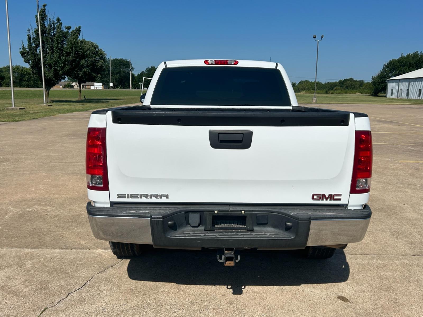 2011 White GMC Sierra 1500 Work Truck Ext. Cab 2WD (1GTR1TEX8BZ) with an 4.3L V6 OHV 12V engine, 4-Speed Automatic transmission, located at 17760 Hwy 62, Morris, OK, 74445, (918) 733-4887, 35.609104, -95.877060 - Photo #5