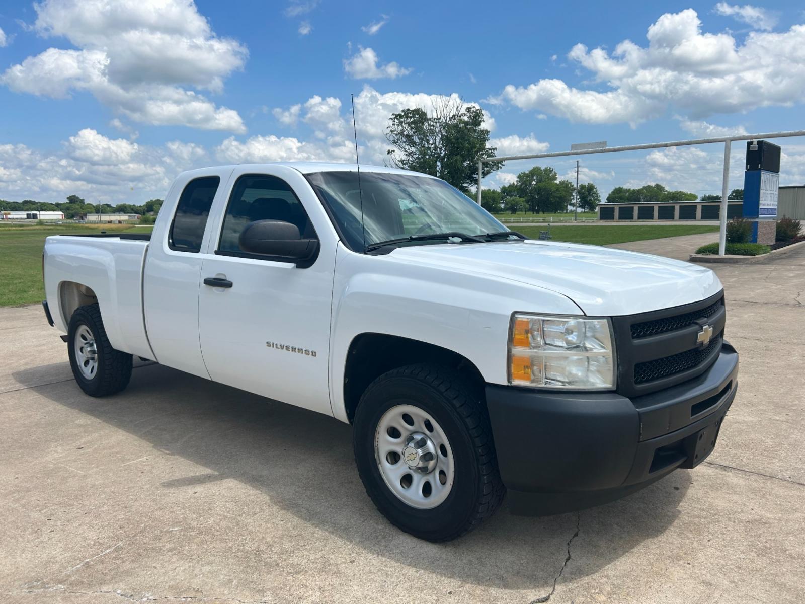 2011 Chevrolet Silverado 1500 Work Truck Ext. Cab 2WD (1GCRCPE08BZ) with an 5.3L V8 OHV 16V FFV engine, 4-Speed Automatic transmission, located at 17760 Hwy 62, Morris, OK, 74445, (918) 733-4887, 35.609104, -95.877060 - 2011 CHEVROLET SILVERADO 1500 WORK TRUCK EXT. CAB 2WD HAS 5.3L V8. THIS IS A BI-FUEL TRUCK THAT RUNS ON BOTH CNG OR GASOLINE, IT FEATURES MANUAL SEATS, MANUAL WINDOWS, MANUAL MIRRORS, MANUAL LOCKS, AM/FM STEREO, CD PLAYER, AUXILLARY PORT, AND TRACTION CONTROL. HAS LT265/70R17 TIRES WITH 181,340 MIL - Photo #2