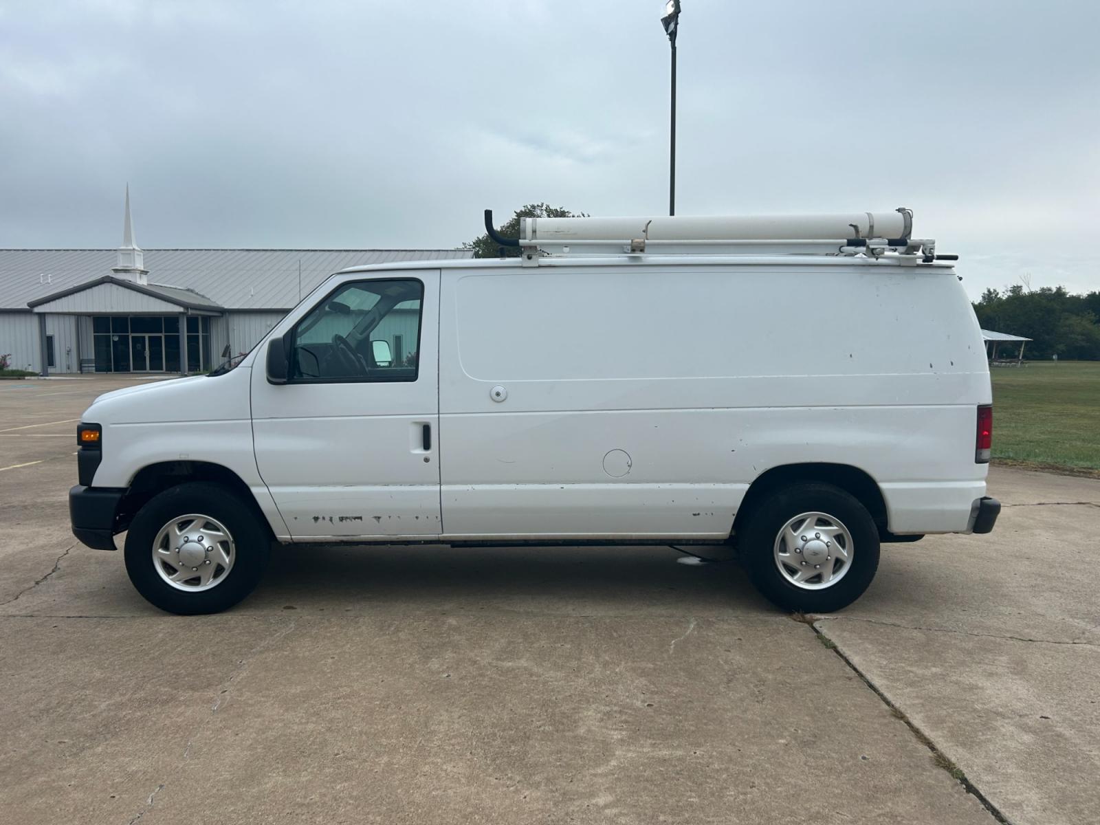 2010 White Ford E-Series Van E-250 (1FTNE2EL9AD) with an 5.4L V8 SOHC 16V engine, 4-Speed Automatic transmission, located at 17760 Hwy 62, Morris, OK, 74445, (918) 733-4887, 35.609104, -95.877060 - 2010 FORD E-SERIES VAN E-250 5.4 V8 DEDICATED CNG (COMPRESSED NATURAL GAS) DOES NOT RUN ON GASOLINE. FEATURES MANUAL SEATS, MANUAL LOCKS, MANUAL WINDOWS, MANUAL MIRRORS, AM/FM STEREO, 1500 WATT INVERTER. IT IS EQUIPPED WITH A CNG FUELING SYSTEM, IT RUNS ON COMPRESSED NATURAL GAS. A PREMIER ALTERNATI - Photo #8