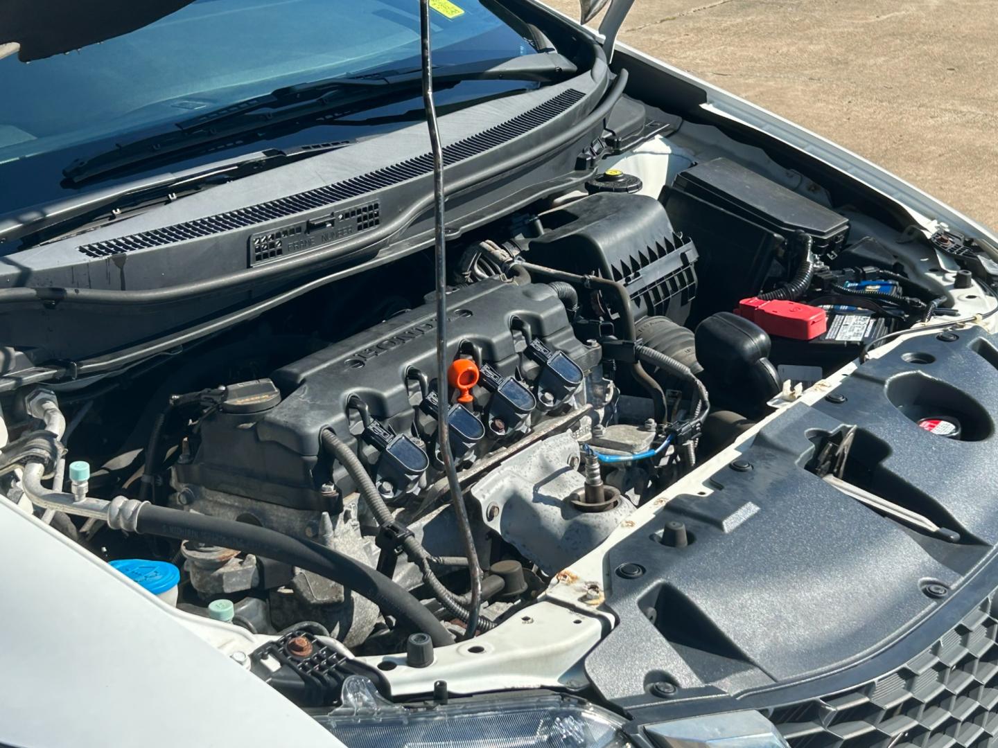 2013 White Honda Civic CNG Sedan 5-Speed AT (19XFB5F54DE) with an 1.8L L4 SOHC 16V CNG engine, 5A transmission, located at 17760 Hwy 62, Morris, OK, 74445, (918) 733-4887, 35.609104, -95.877060 - 2013 HONDA CIVIC CNG SEDAN 5-SPEED AT 1.8L DEDICATED CNG (ONLY RUNS ON COMPRESSED NATURAL GAS) FEATURES POWER LOCKS, POWER WINDOWS, POWER MIRRORS, AM/FM STEREO, CD PLAYER, AUXILLARY PORT, CRUISE CONTROL, TRACTION CONTROL, MULTI-FUNCTIONING STEERING WHEEL CONTROLS, BACK-UP CAMERA. IT HAS 195/65R15 TI - Photo#21