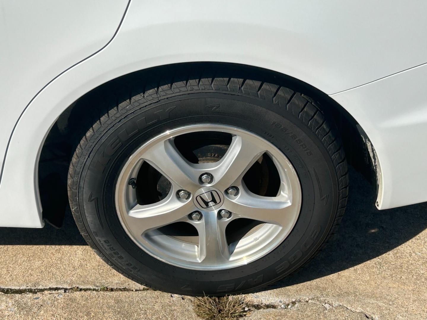 2013 White Honda Civic CNG Sedan 5-Speed AT (19XFB5F54DE) with an 1.8L L4 SOHC 16V CNG engine, 5A transmission, located at 17760 Hwy 62, Morris, OK, 74445, (918) 733-4887, 35.609104, -95.877060 - 2013 HONDA CIVIC CNG SEDAN 5-SPEED AT 1.8L DEDICATED CNG (ONLY RUNS ON COMPRESSED NATURAL GAS) FEATURES POWER LOCKS, POWER WINDOWS, POWER MIRRORS, AM/FM STEREO, CD PLAYER, AUXILLARY PORT, CRUISE CONTROL, TRACTION CONTROL, MULTI-FUNCTIONING STEERING WHEEL CONTROLS, BACK-UP CAMERA. IT HAS 195/65R15 TI - Photo#25