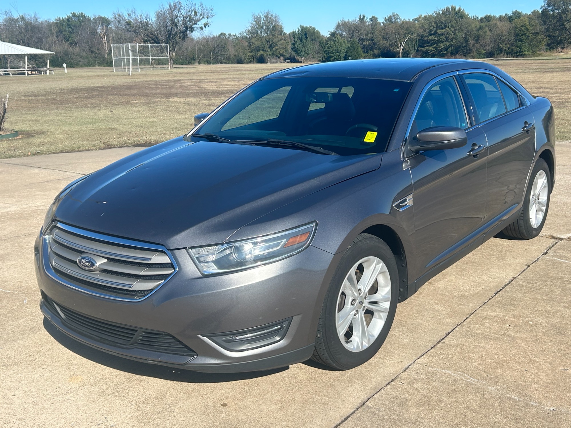 photo of 2014 FORD TAURUS SEL FWD