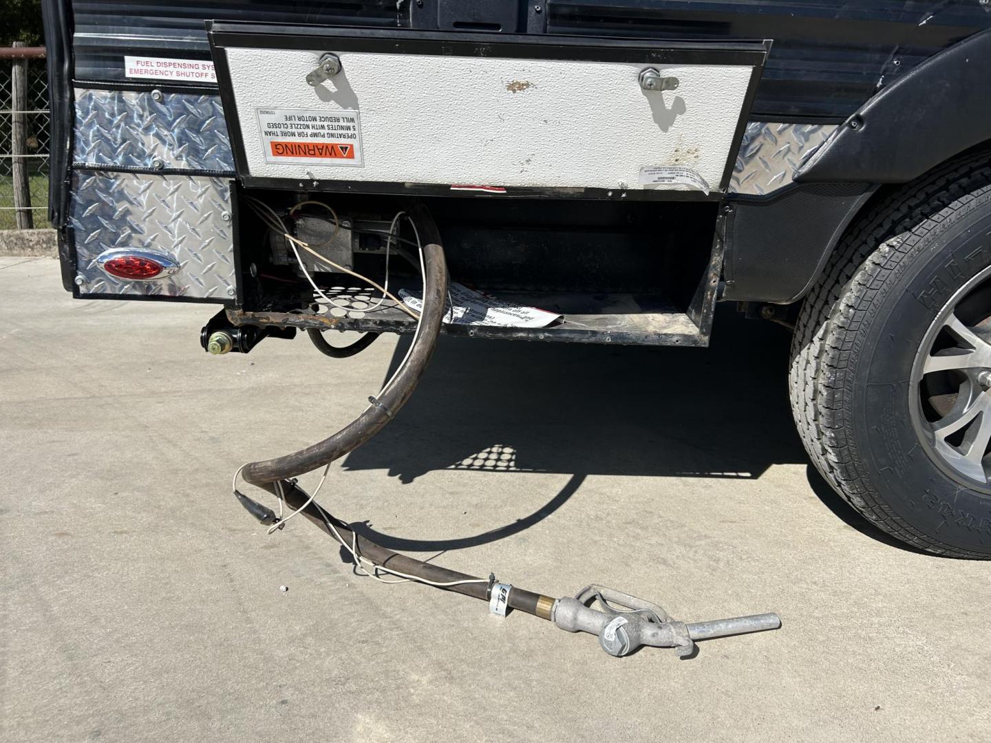 2018 Silver JAYCO OCTANE (1UJBJSBJXJ1) , located at 17760 Hwy 62, Morris, OK, 74445, 35.609104, -95.877060 - 2018 JAYCO OCTANE SUPER LITE 161 TOYHAULER IS 16FT, FEATURES STAINLESS STEEL APPLIANCES, SEAMLESS COUNTERTOPS, SPRING ASSIST REAR RAMP DOOR, SLIDE DOWN SCREEN DOOR, REAR ELECTRIC QUEEN BED WITH ROLLOVER SOFA, TUB/SHOWER COMBO, INTERIOR/EXTERIOR SPEAKERS, OUTSIDE SHOWER, AND AN OUTSIDE AUXILIARY FUEL - Photo#31