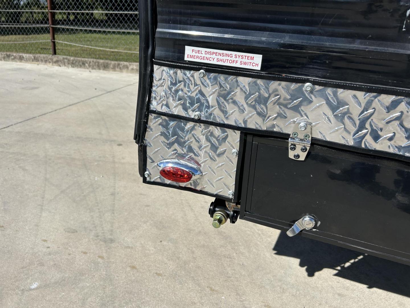 2018 Silver JAYCO OCTANE (1UJBJSBJXJ1) , located at 17760 Hwy 62, Morris, OK, 74445, 35.609104, -95.877060 - 2018 JAYCO OCTANE SUPER LITE 161 TOYHAULER IS 16FT, FEATURES STAINLESS STEEL APPLIANCES, SEAMLESS COUNTERTOPS, SPRING ASSIST REAR RAMP DOOR, SLIDE DOWN SCREEN DOOR, REAR ELECTRIC QUEEN BED WITH ROLLOVER SOFA, TUB/SHOWER COMBO, INTERIOR/EXTERIOR SPEAKERS, OUTSIDE SHOWER, AND AN OUTSIDE AUXILIARY FUEL - Photo#32