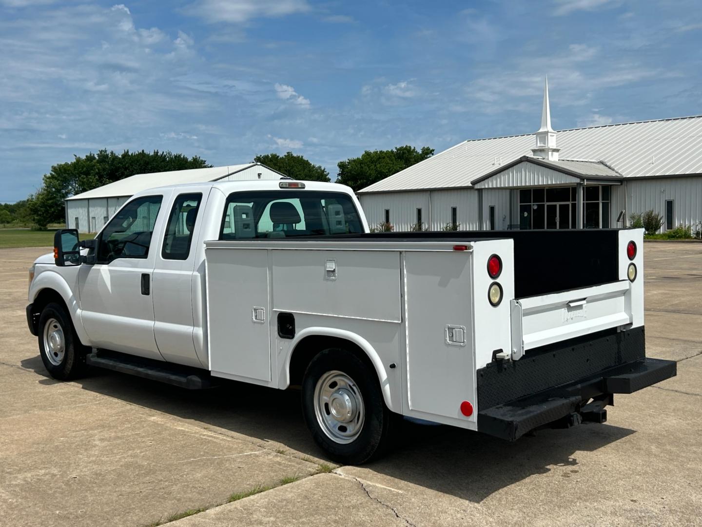 2012 White /Gray Ford F-250 SD SUPER DUTY (1FT7X2A66CE) with an 6.2L V8 OHV 16V engine, AUTOMATIC transmission, located at 17760 Hwy 62, Morris, OK, 74445, (918) 733-4887, 35.609104, -95.877060 - Photo#6