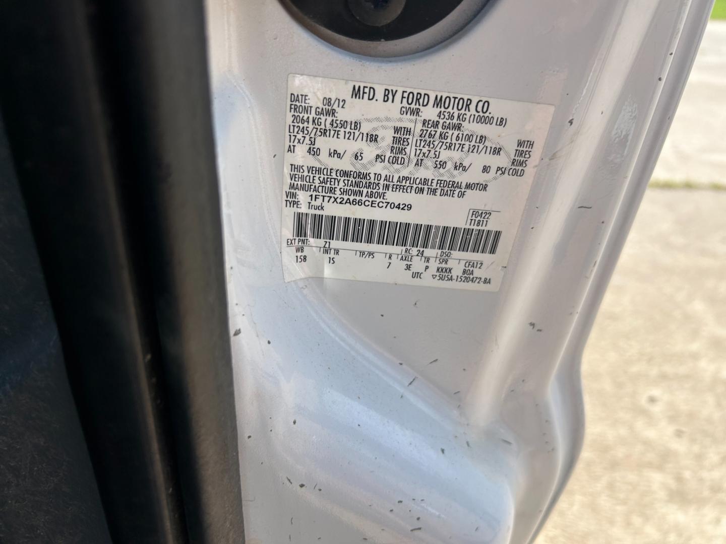 2012 White /Gray Ford F-250 SD SUPER DUTY (1FT7X2A66CE) with an 6.2L V8 OHV 16V engine, AUTOMATIC transmission, located at 17760 Hwy 62, Morris, OK, 74445, (918) 733-4887, 35.609104, -95.877060 - Photo#27