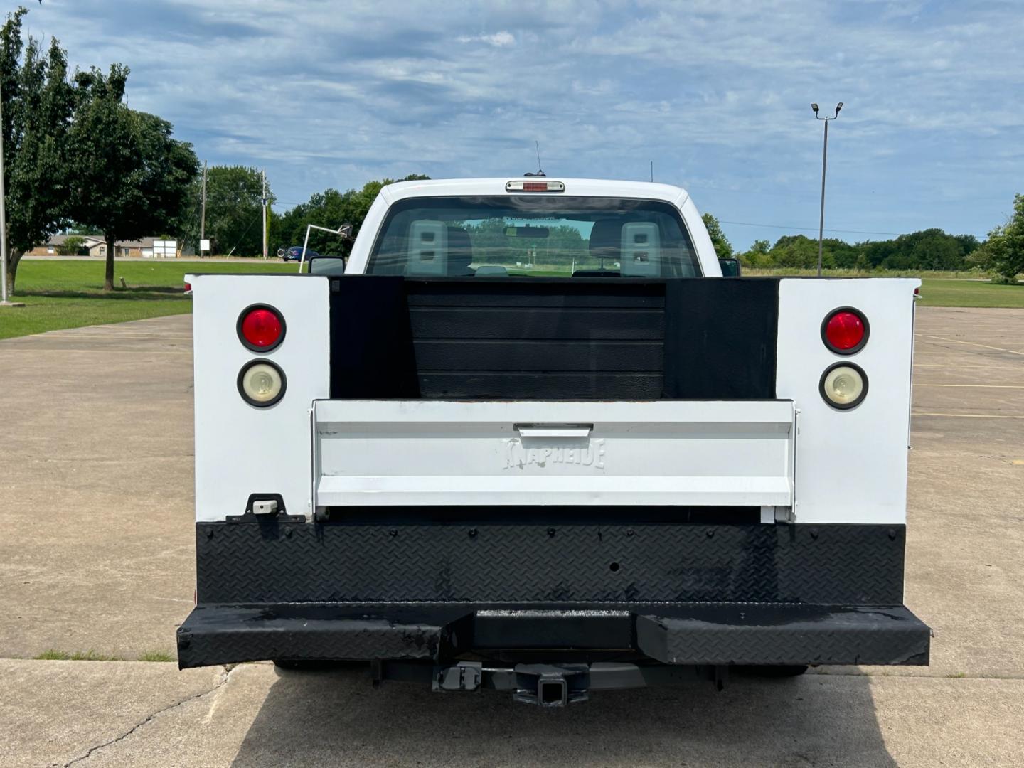 2012 White /Gray Ford F-250 SD SUPER DUTY (1FT7X2A66CE) with an 6.2L V8 OHV 16V engine, AUTOMATIC transmission, located at 17760 Hwy 62, Morris, OK, 74445, (918) 733-4887, 35.609104, -95.877060 - Photo#5