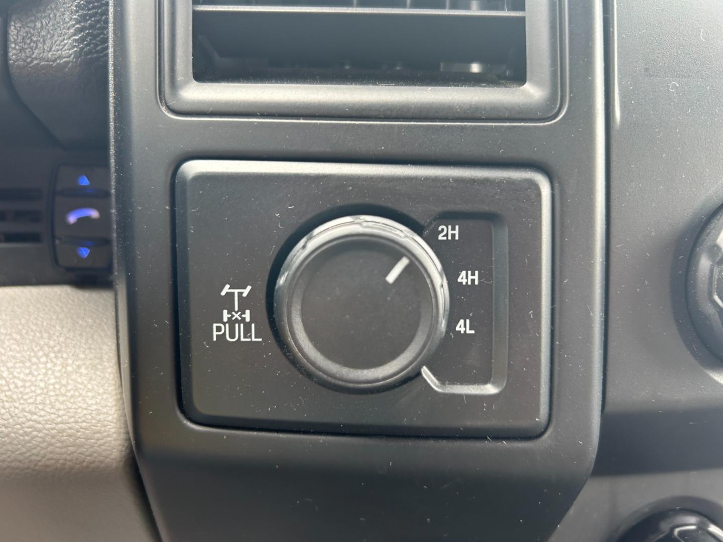2018 White /Gray Ford F-150 EXTENDED CAB (1FTFX1E53JK) with an 5.0L V8 OHV 16V engine, AUTOMATIC transmission, located at 17760 Hwy 62, Morris, OK, 74445, (918) 733-4887, 35.609104, -95.877060 - 2018 FORD F150 HAS A 5.0L V8 ENGINE AND IS 4WD. FEATURES KEYLESS ENTERY, LEATHER INTERIOR, POWER WINDOWS, POWER LOCKS, POWER MIRRORS, AM/FM RADIO, A/C, TRACTION CONTROL, AUXILIARY PORT, BACKUP CAMERA, TILT STEERING WHEEL, BED COVER, AND BED LINER. EQUIPPED WITH A BI-FUEL CNG FUEL SYSTEM. IT RUNS ON - Photo#13
