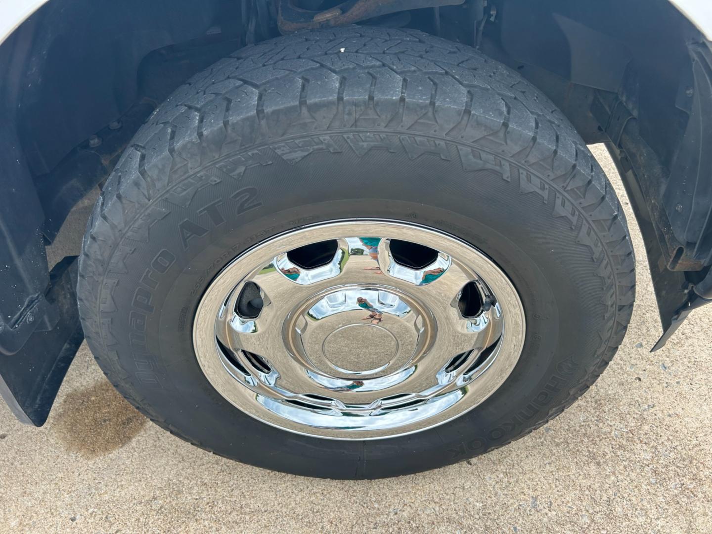 2018 White /Gray Ford F-150 EXTENDED CAB (1FTFX1E53JK) with an 5.0L V8 OHV 16V engine, AUTOMATIC transmission, located at 17760 Hwy 62, Morris, OK, 74445, (918) 733-4887, 35.609104, -95.877060 - 2018 FORD F150 HAS A 5.0L V8 ENGINE AND IS 4WD. FEATURES KEYLESS ENTERY, LEATHER INTERIOR, POWER WINDOWS, POWER LOCKS, POWER MIRRORS, AM/FM RADIO, A/C, TRACTION CONTROL, AUXILIARY PORT, BACKUP CAMERA, TILT STEERING WHEEL, BED COVER, AND BED LINER. EQUIPPED WITH A BI-FUEL CNG FUEL SYSTEM. IT RUNS ON - Photo#29