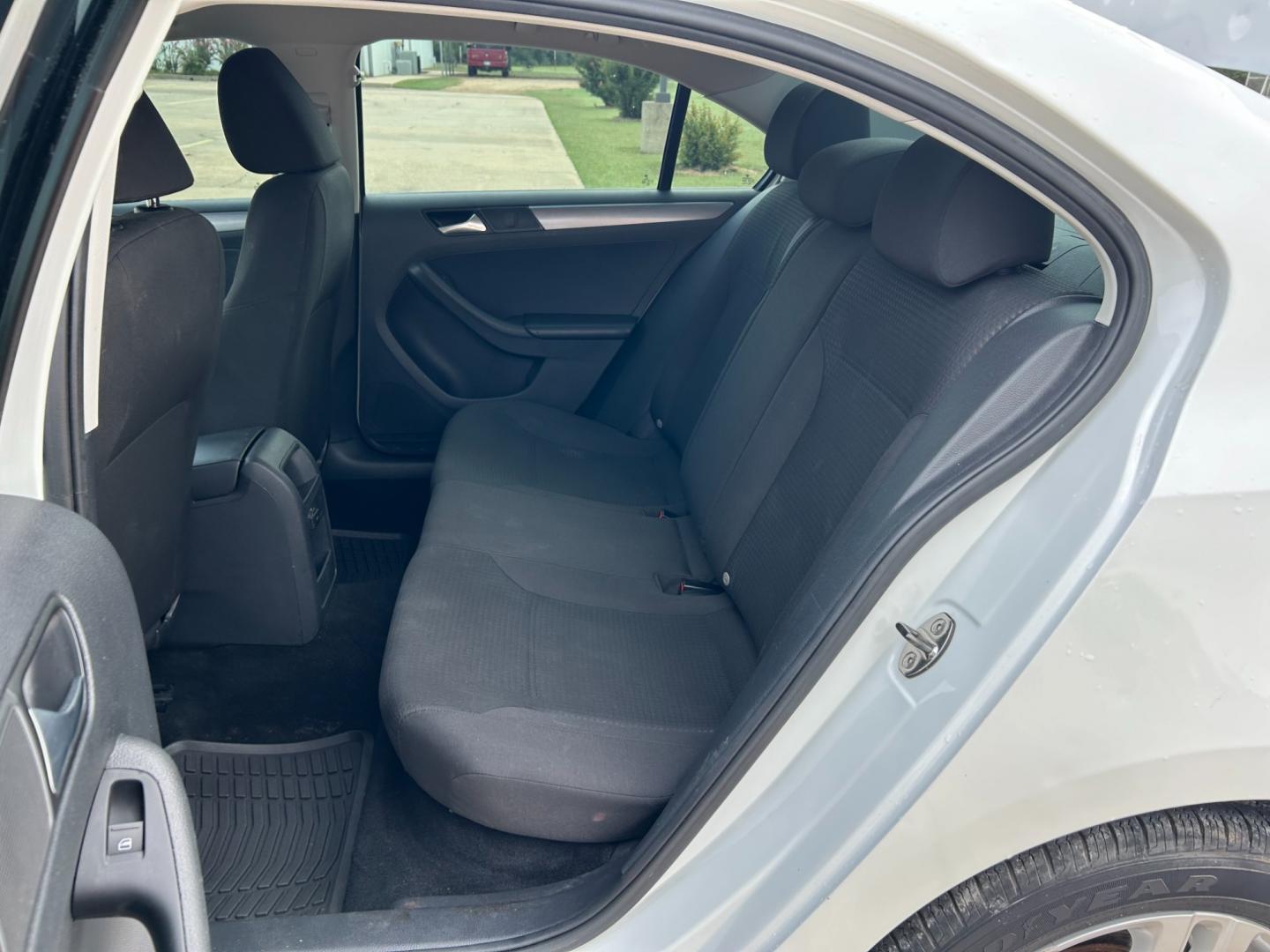 2015 White /BLACK Volkswagen Jetta JETTA TDI (3VWLA7AJ6FM) with an 2.0L L4 DOHC 16V TURBO engine, AUTOMATIC transmission, located at 17760 Hwy 62, Morris, OK, 74445, (918) 733-4887, 35.609104, -95.877060 - 2015 VOLKS WAGON JETTA TDI DIESEL HAS THE 2.0L 4 CYLDER TURBO, FEATURES KEYLESS ENTRY REMOTE, POWER LOCKS, POWER WINDOWS, POWER MIRRORS, MANUAL SEATS, AM/FM STEREO, CD PLAYER, SATELLITE RADIO, HANDS FREE BLUETOOTH CALLING, MULTI STREEING CONTROL, CRUISE CONTROL, CLOTH INTERIOR, AND HEATED SEATS. TI - Photo#13