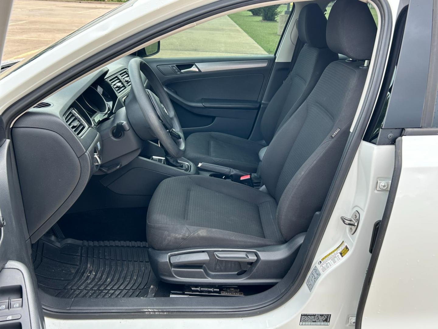 2015 White /BLACK Volkswagen Jetta JETTA TDI (3VWLA7AJ6FM) with an 2.0L L4 DOHC 16V TURBO engine, AUTOMATIC transmission, located at 17760 Hwy 62, Morris, OK, 74445, (918) 733-4887, 35.609104, -95.877060 - 2015 VOLKS WAGON JETTA TDI DIESEL HAS THE 2.0L 4 CYLDER TURBO, FEATURES KEYLESS ENTRY REMOTE, POWER LOCKS, POWER WINDOWS, POWER MIRRORS, MANUAL SEATS, AM/FM STEREO, CD PLAYER, SATELLITE RADIO, HANDS FREE BLUETOOTH CALLING, MULTI STREEING CONTROL, CRUISE CONTROL, CLOTH INTERIOR, AND HEATED SEATS. TI - Photo#8