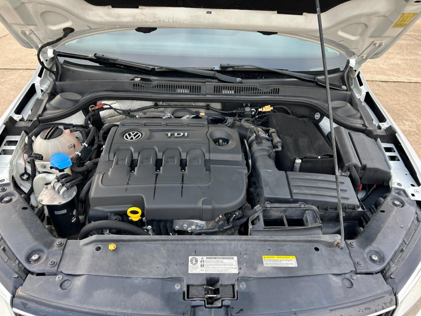 2015 White /BLACK Volkswagen Jetta JETTA TDI (3VWLA7AJ6FM) with an 2.0L L4 DOHC 16V TURBO engine, AUTOMATIC transmission, located at 17760 Hwy 62, Morris, OK, 74445, (918) 733-4887, 35.609104, -95.877060 - 2015 VOLKS WAGON JETTA TDI DIESEL HAS THE 2.0L 4 CYLDER TURBO, FEATURES KEYLESS ENTRY REMOTE, POWER LOCKS, POWER WINDOWS, POWER MIRRORS, MANUAL SEATS, AM/FM STEREO, CD PLAYER, SATELLITE RADIO, HANDS FREE BLUETOOTH CALLING, MULTI STREEING CONTROL, CRUISE CONTROL, CLOTH INTERIOR, AND HEATED SEATS. TI - Photo#16
