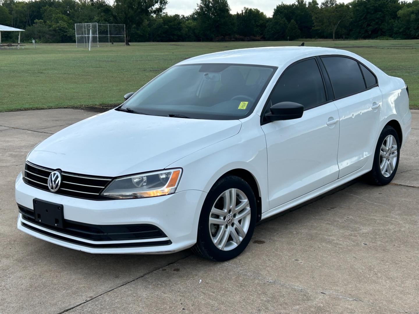 2015 White /BLACK Volkswagen Jetta JETTA TDI (3VWLA7AJ6FM) with an 2.0L L4 DOHC 16V TURBO engine, AUTOMATIC transmission, located at 17760 Hwy 62, Morris, OK, 74445, (918) 733-4887, 35.609104, -95.877060 - 2015 VOLKS WAGON JETTA TDI DIESEL HAS THE 2.0L 4 CYLDER TURBO, FEATURES KEYLESS ENTRY REMOTE, POWER LOCKS, POWER WINDOWS, POWER MIRRORS, MANUAL SEATS, AM/FM STEREO, CD PLAYER, SATELLITE RADIO, HANDS FREE BLUETOOTH CALLING, MULTI STREEING CONTROL, CRUISE CONTROL, CLOTH INTERIOR, AND HEATED SEATS. TI - Photo#0