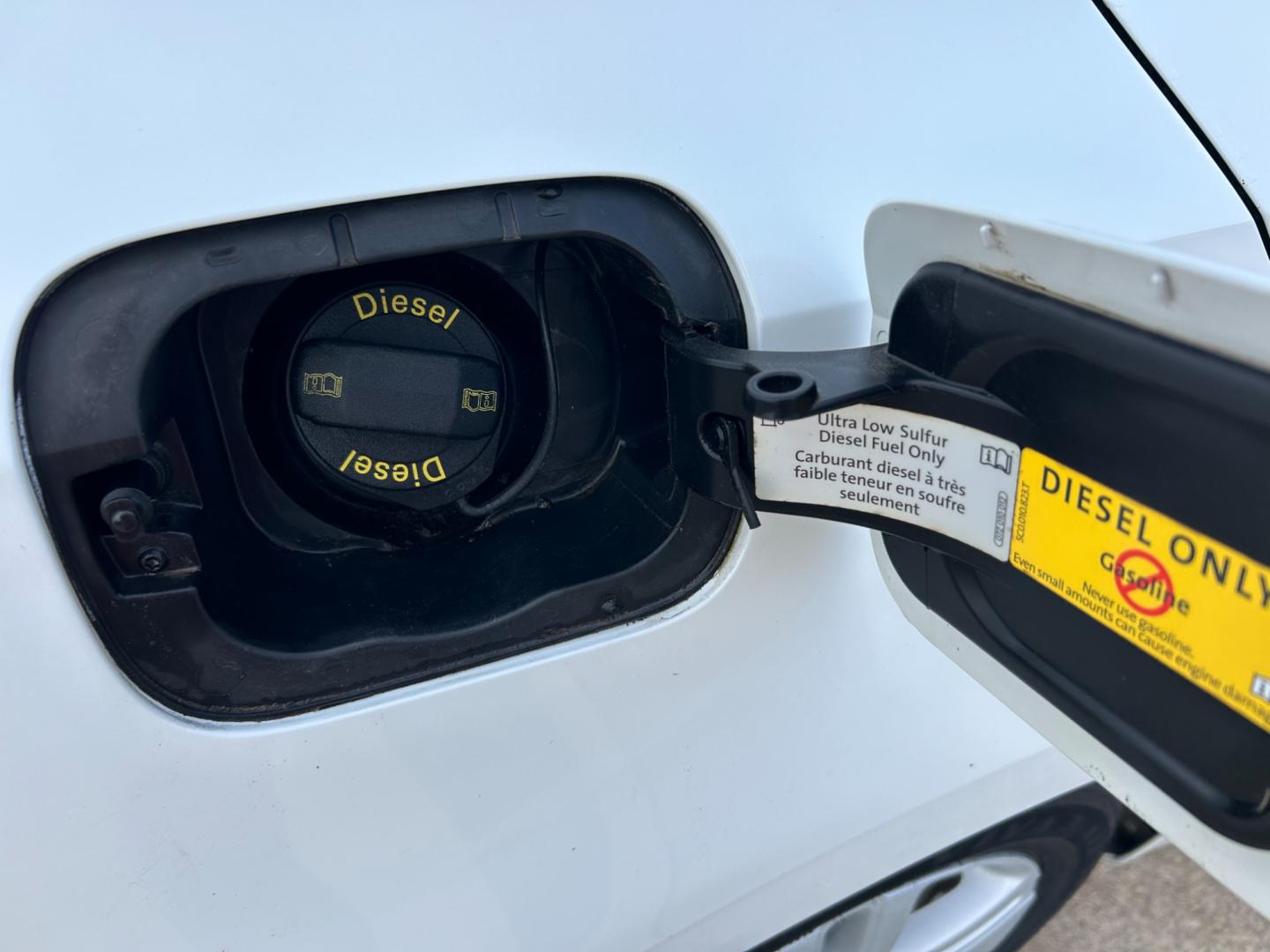 2015 White /BLACK Volkswagen Jetta JETTA TDI (3VWLA7AJ6FM) with an 2.0L L4 DOHC 16V TURBO engine, AUTOMATIC transmission, located at 17760 Hwy 62, Morris, OK, 74445, (918) 733-4887, 35.609104, -95.877060 - 2015 VOLKS WAGON JETTA TDI DIESEL HAS THE 2.0L 4 CYLDER TURBO, FEATURES KEYLESS ENTRY REMOTE, POWER LOCKS, POWER WINDOWS, POWER MIRRORS, MANUAL SEATS, AM/FM STEREO, CD PLAYER, SATELLITE RADIO, HANDS FREE BLUETOOTH CALLING, MULTI STREEING CONTROL, CRUISE CONTROL, CLOTH INTERIOR, AND HEATED SEATS. TI - Photo#15