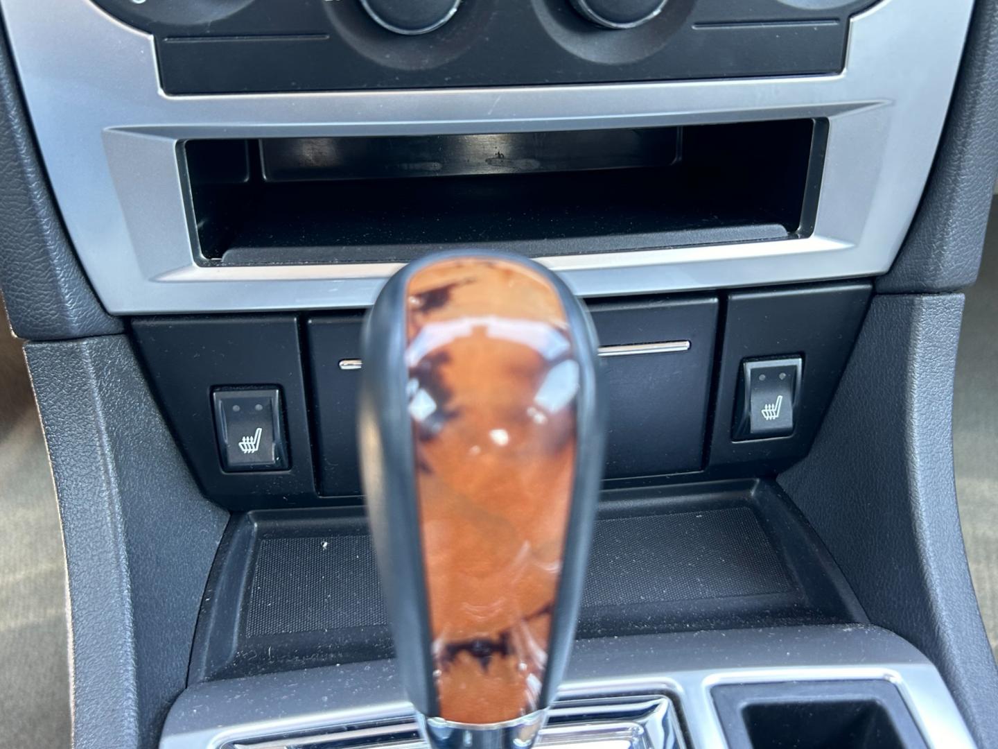 2007 RED /TAN Chrysler 300 300 (2C3KA63H07H) with an 5.7 V8 engine, AUTOMATIC transmission, located at 17760 Hwy 62, Morris, OK, 74445, (918) 733-4887, 35.609104, -95.877060 - Photo#14