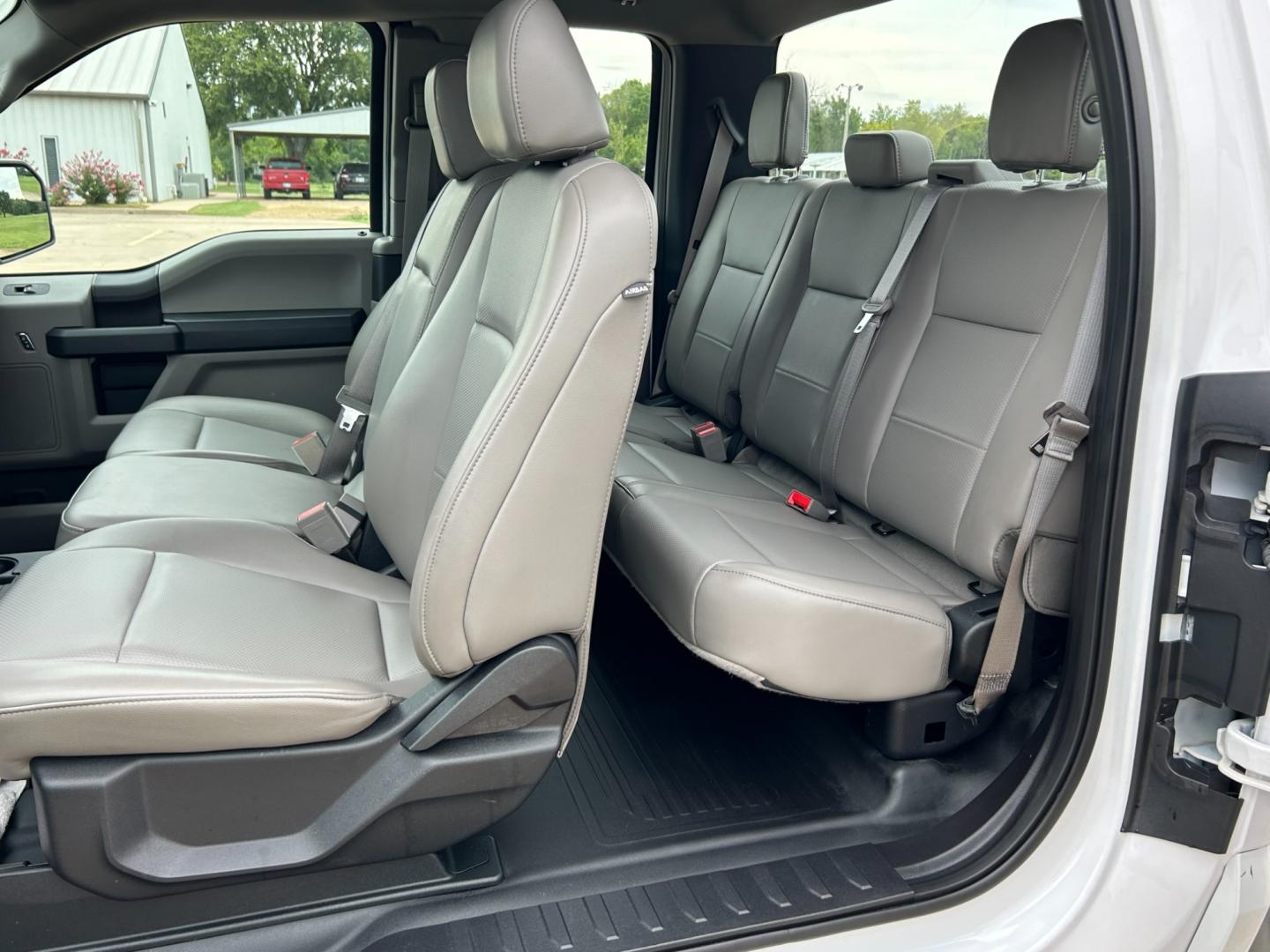 2018 White /Gray Ford F-150 XL SuperCab 6.5-ft. Bed 4WD (1FTFX1E57JK) with an 5.0L V8 OHV 16V engine, AUTOMATIC transmission, located at 17760 Hwy 62, Morris, OK, 74445, (918) 733-4887, 35.609104, -95.877060 - Photo#15