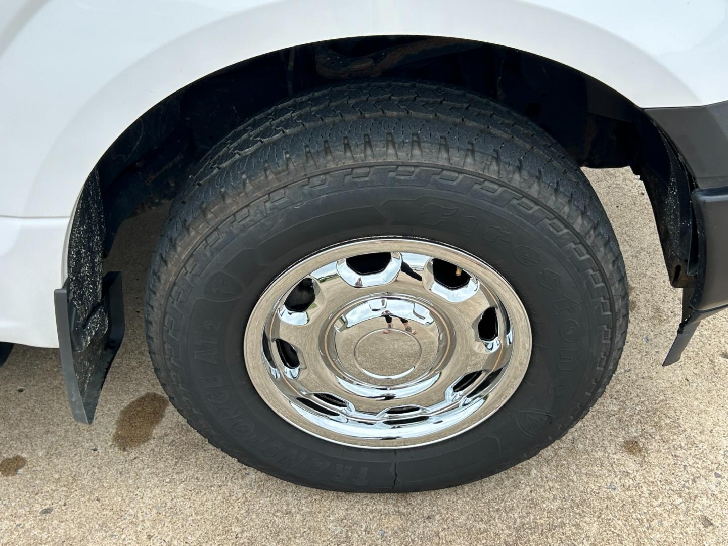 2018 White /Gray Ford F-150 XL SuperCab 6.5-ft. Bed 4WD (1FTFX1E57JK) with an 5.0L V8 OHV 16V engine, AUTOMATIC transmission, located at 17760 Hwy 62, Morris, OK, 74445, (918) 733-4887, 35.609104, -95.877060 - Photo#26